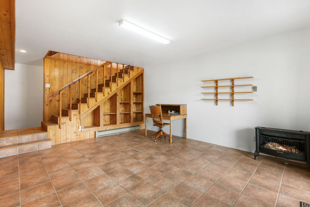 Jemez Springs, New Mexico, 87025, United States, 3 Bedrooms Bedrooms, ,2 BathroomsBathrooms,Residential,For Sale,1903499
