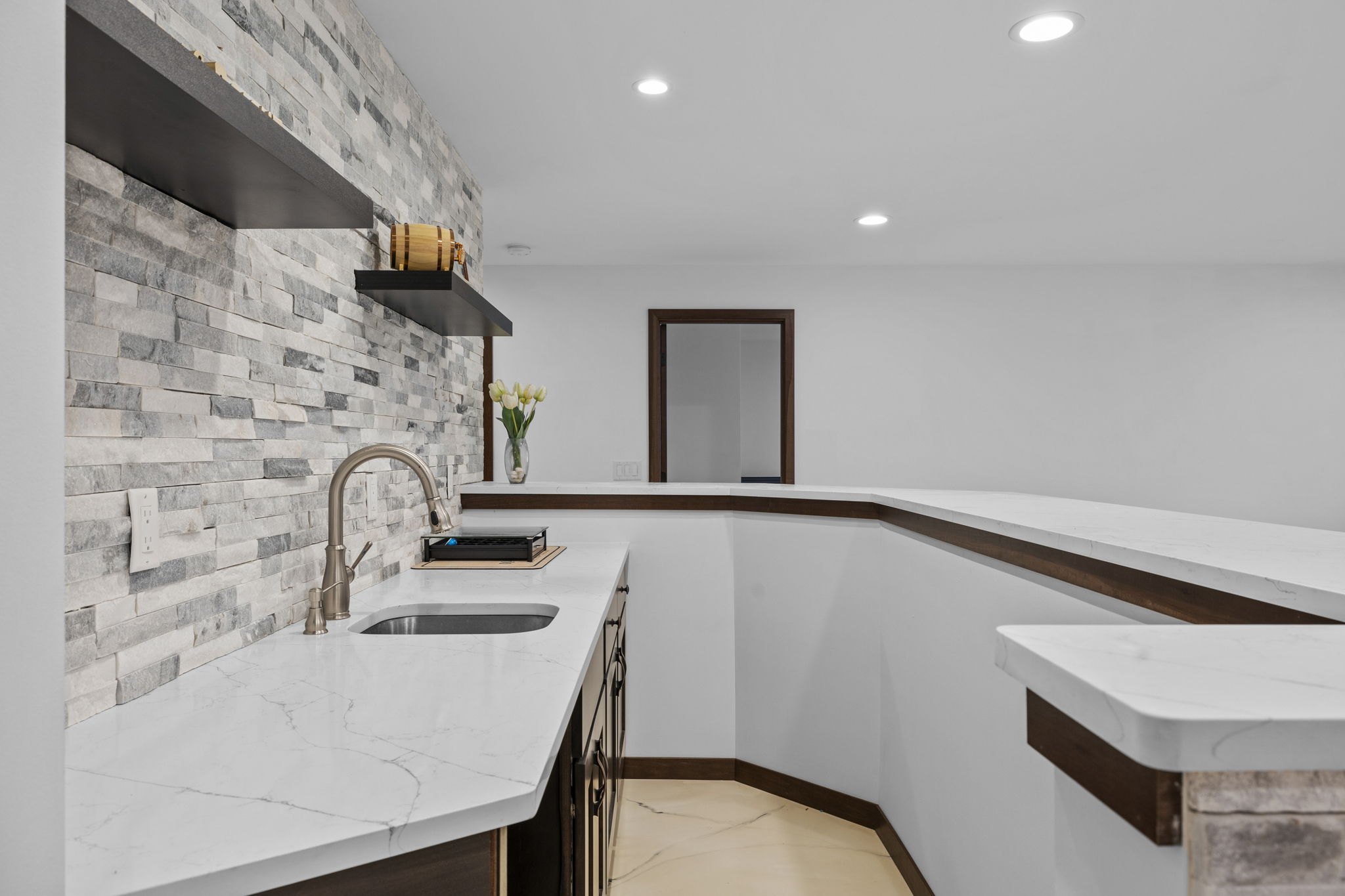  Elegant Custom Living in Coveted Lakeville Setting - 物件實景