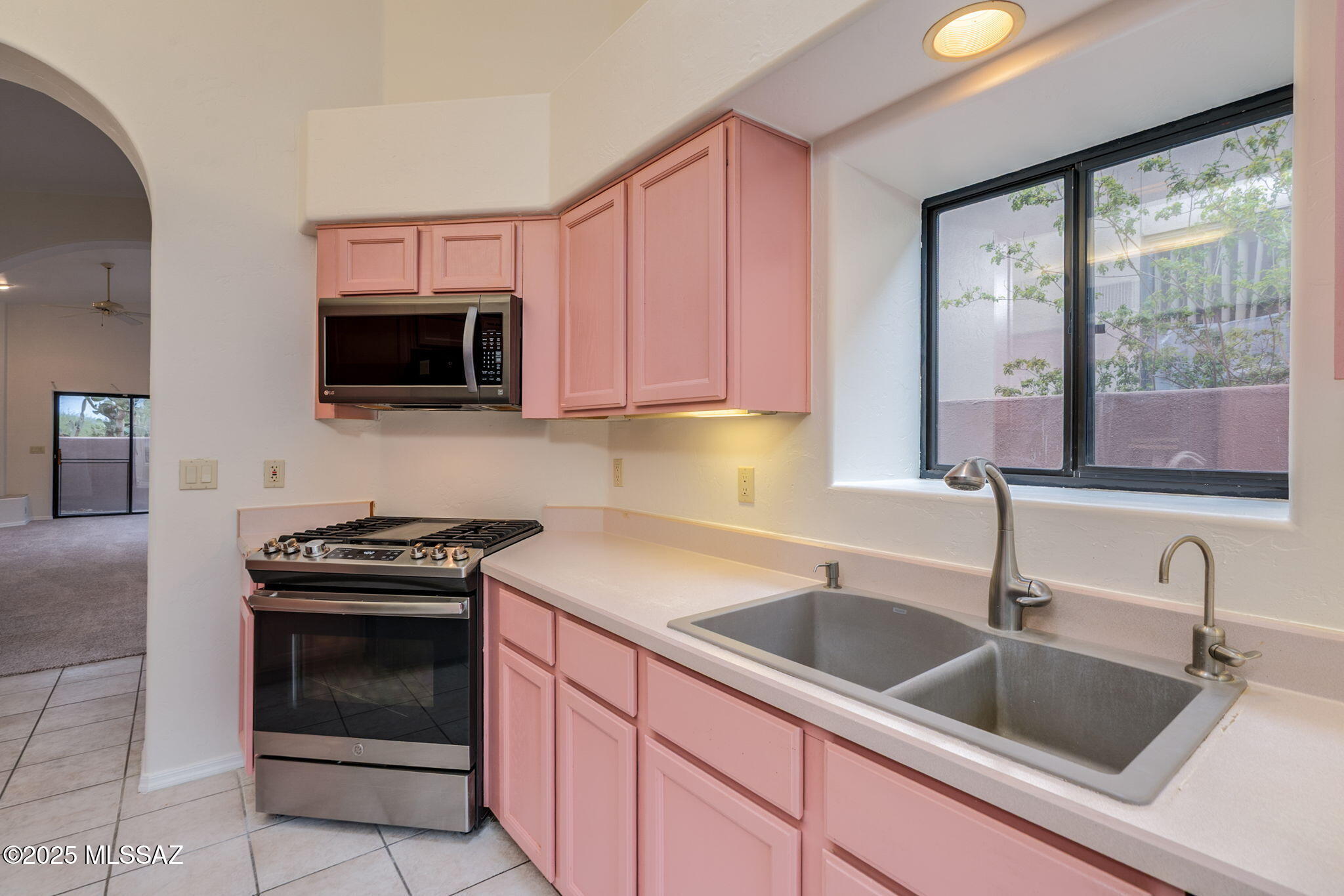 Tucson, Arizona, 85718, United States, 3 Bedrooms Bedrooms, ,2 BathroomsBathrooms,Residential,For Sale,1891107