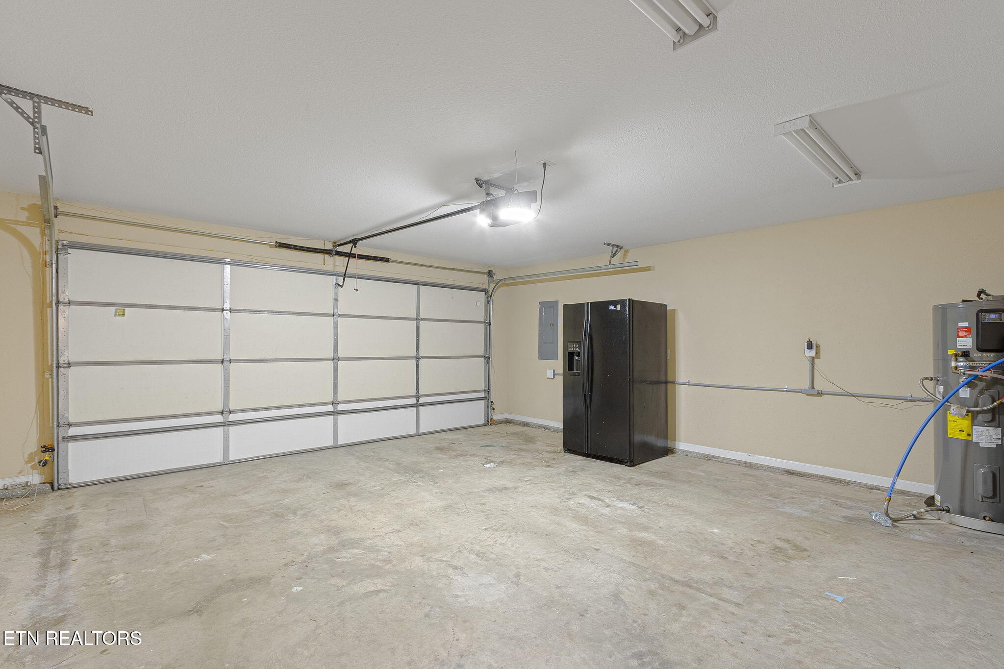 Knoxville, Tennessee, 37932, United States, 4 Bedrooms Bedrooms, ,4 BathroomsBathrooms,Residential,For Sale,1975701