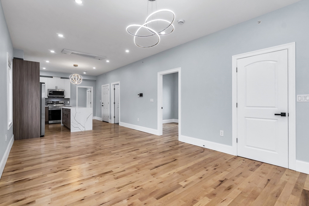 Chelsea, Massachusetts, 02150, United States, 3 Bedrooms Bedrooms, ,2 BathroomsBathrooms,Residential,For Sale,1987382