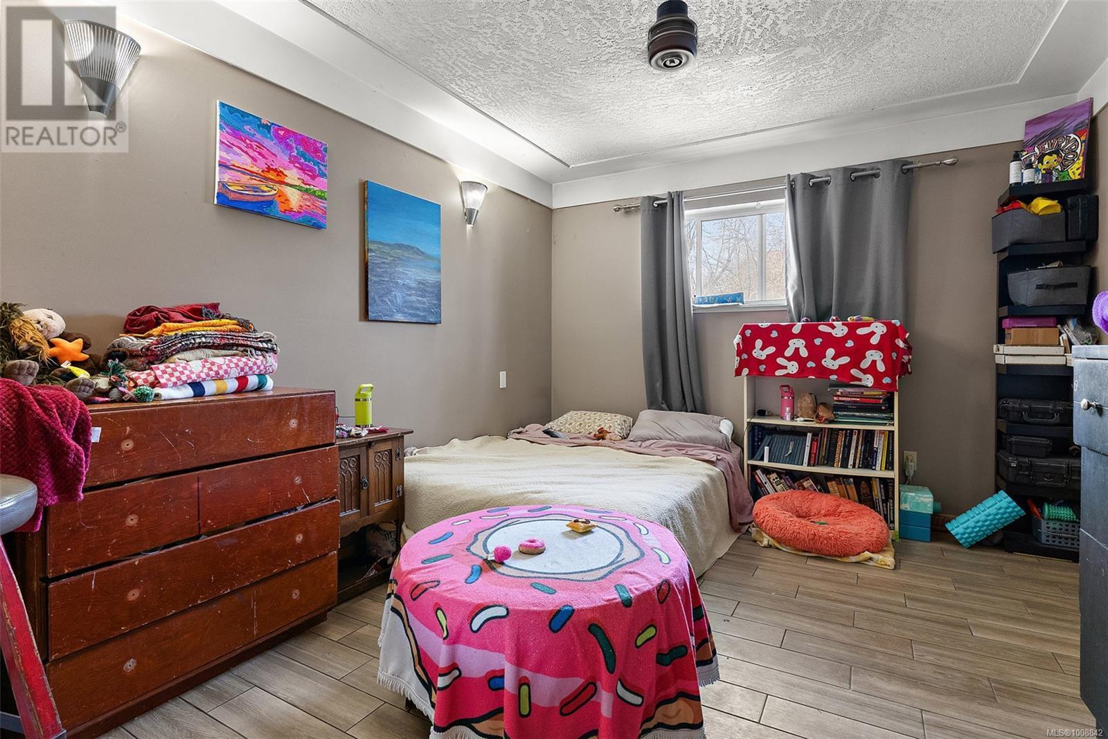 VICTORIA, British Columbia, V9A 1S1, CA, 4 Bedrooms Bedrooms, ,4 BathroomsBathrooms,Residential,For Sale,1906230