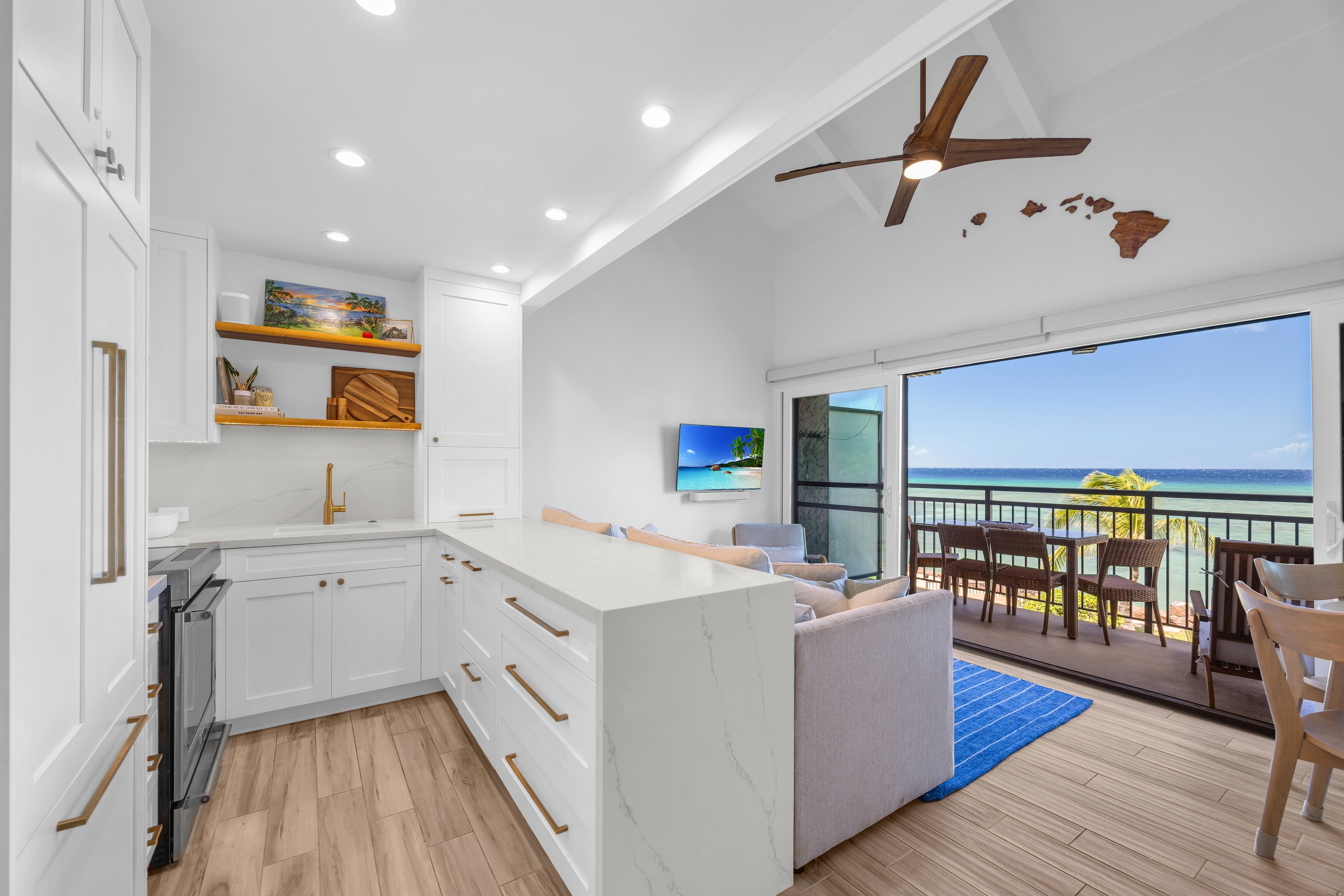 Direct oceanfront, beautiful remodeled 2 bedroom, lanai dining, furnished - 物件實景