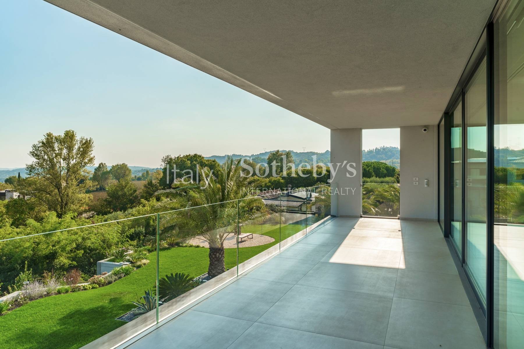  Exclusive modern villa with panoramic lake views - 物件實景