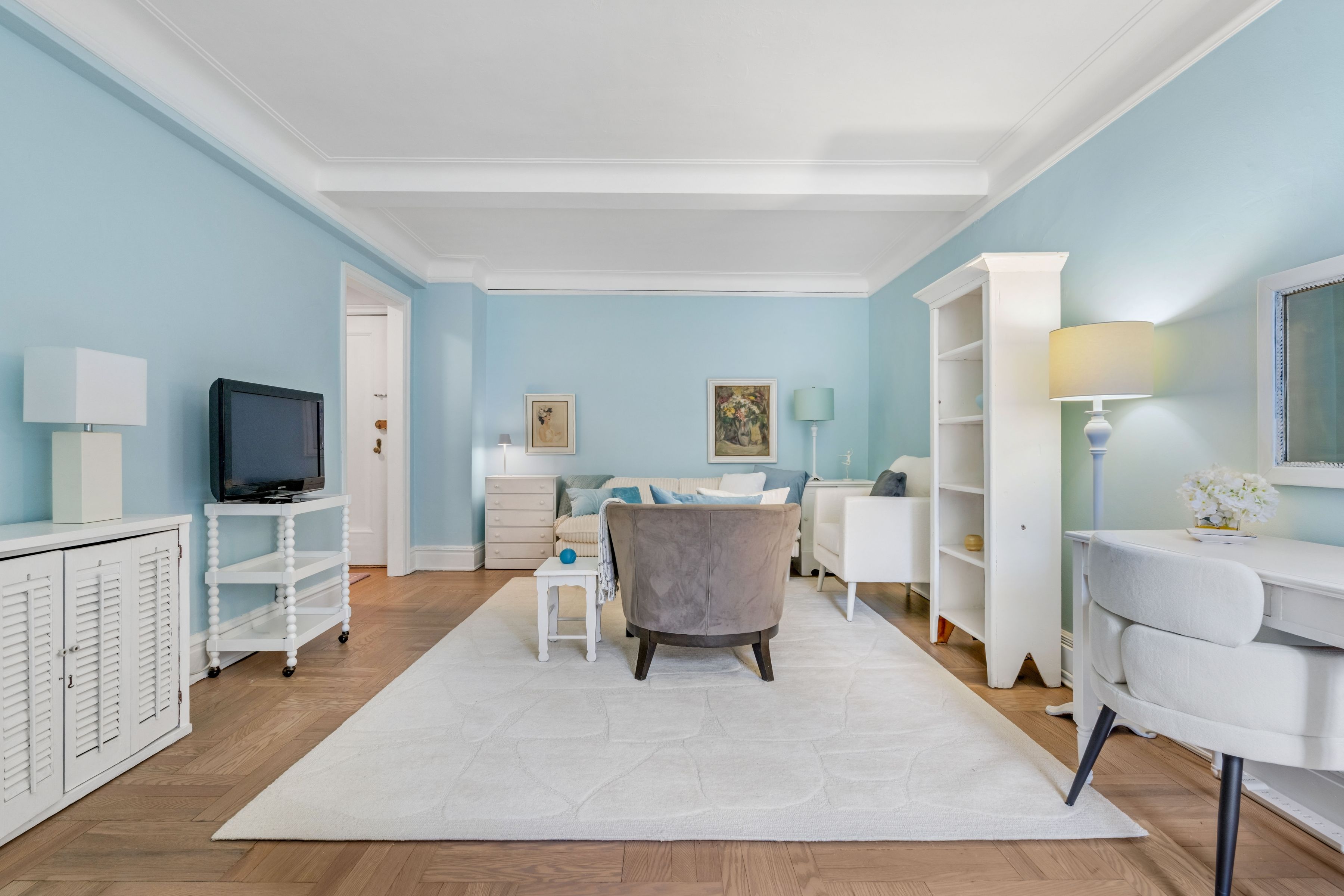  Sophisticated Sun-Filled Pre-War One Bedroom - 物件實景