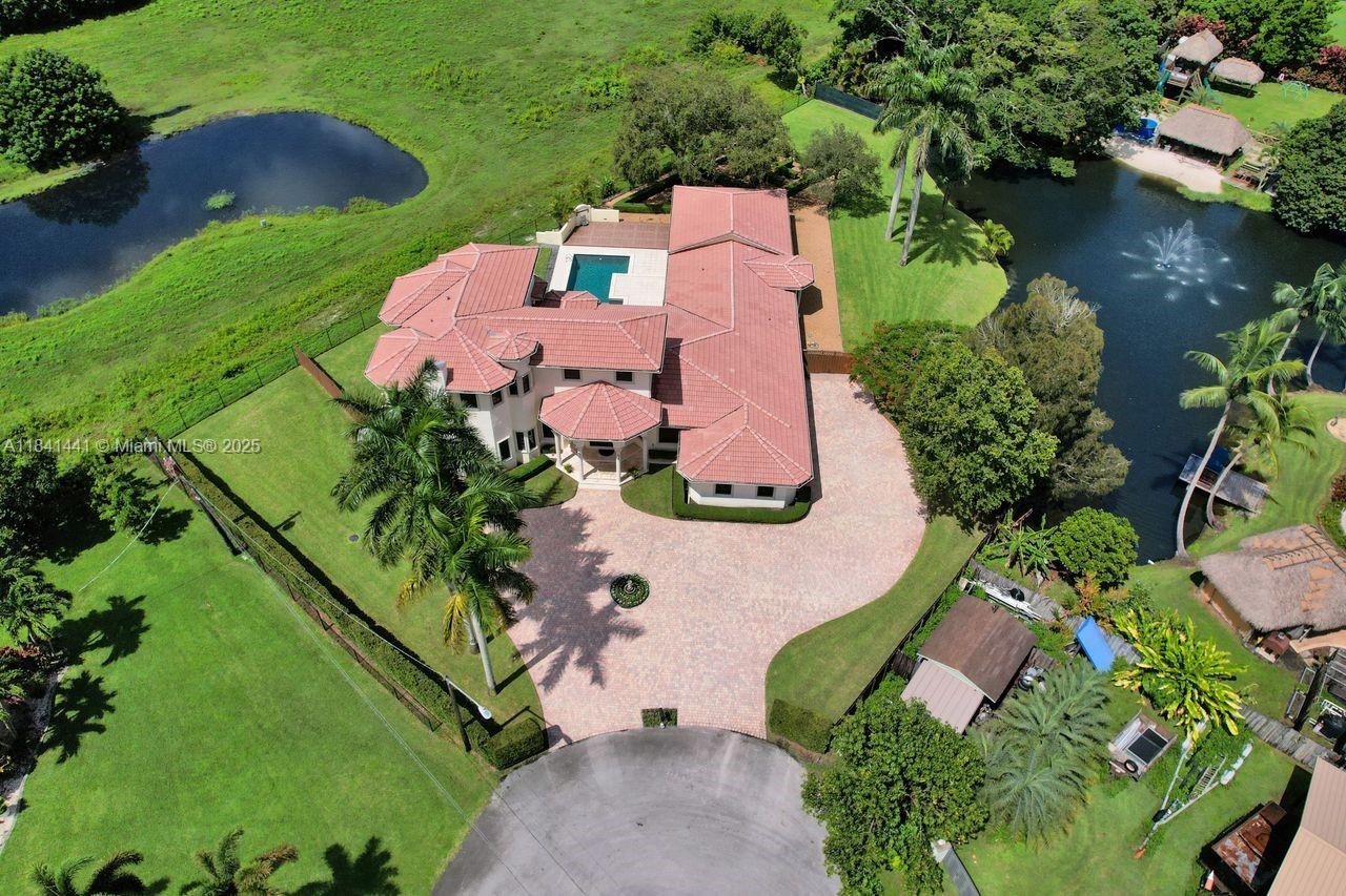Davie, Florida, 33330, United States, 5 Bedrooms Bedrooms, ,5 BathroomsBathrooms,Residential,For Sale,1896833