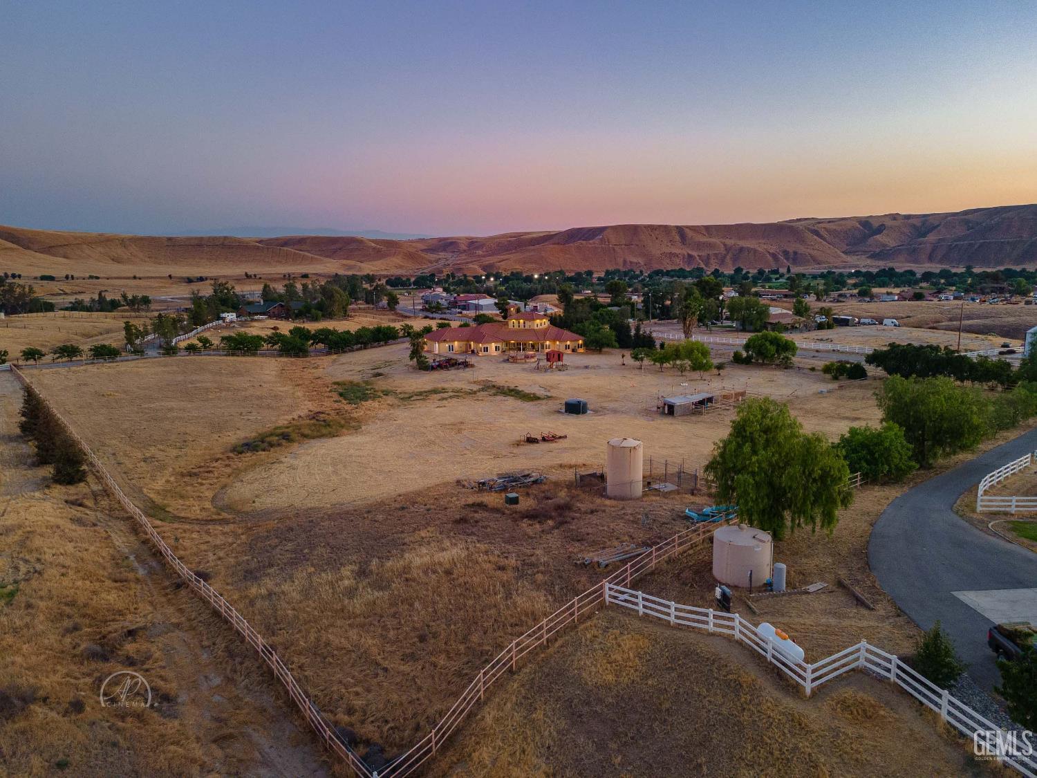 Bakersfield, California, 93308, United States, 4 Bedrooms Bedrooms, ,5 BathroomsBathrooms,Residential,For Sale,1992415