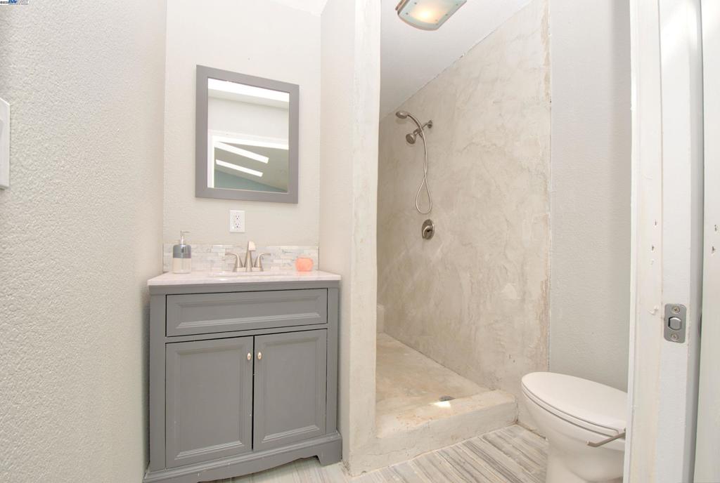 Livermore, California, 94550, United States, 2 Bedrooms Bedrooms, ,1 BathroomBathrooms,Residential,For Sale,2011774