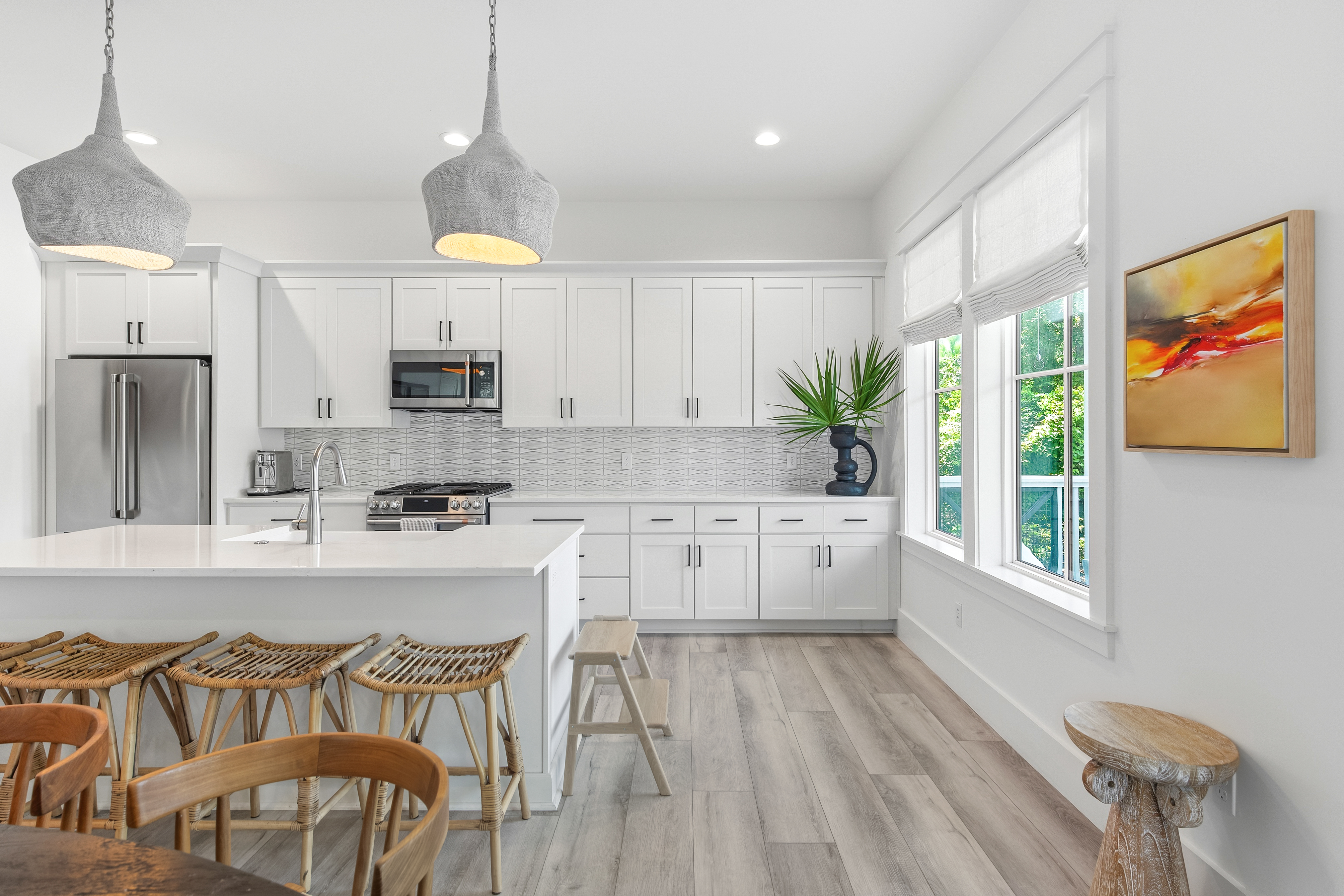  Turnkey Coastal Luxury Across From Eastern Lake And Steps To The Gulf - 物件實景
