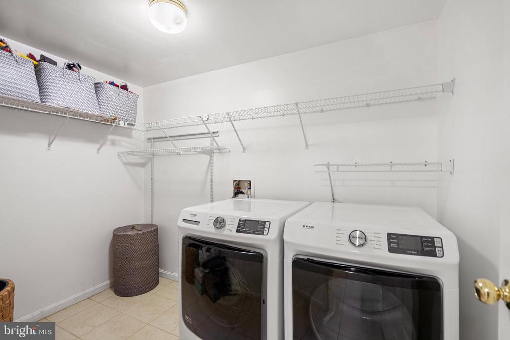 Sterling, Virginia, 20165, United States, 3 Bedrooms Bedrooms, ,4 BathroomsBathrooms,Residential,For Sale,1984617