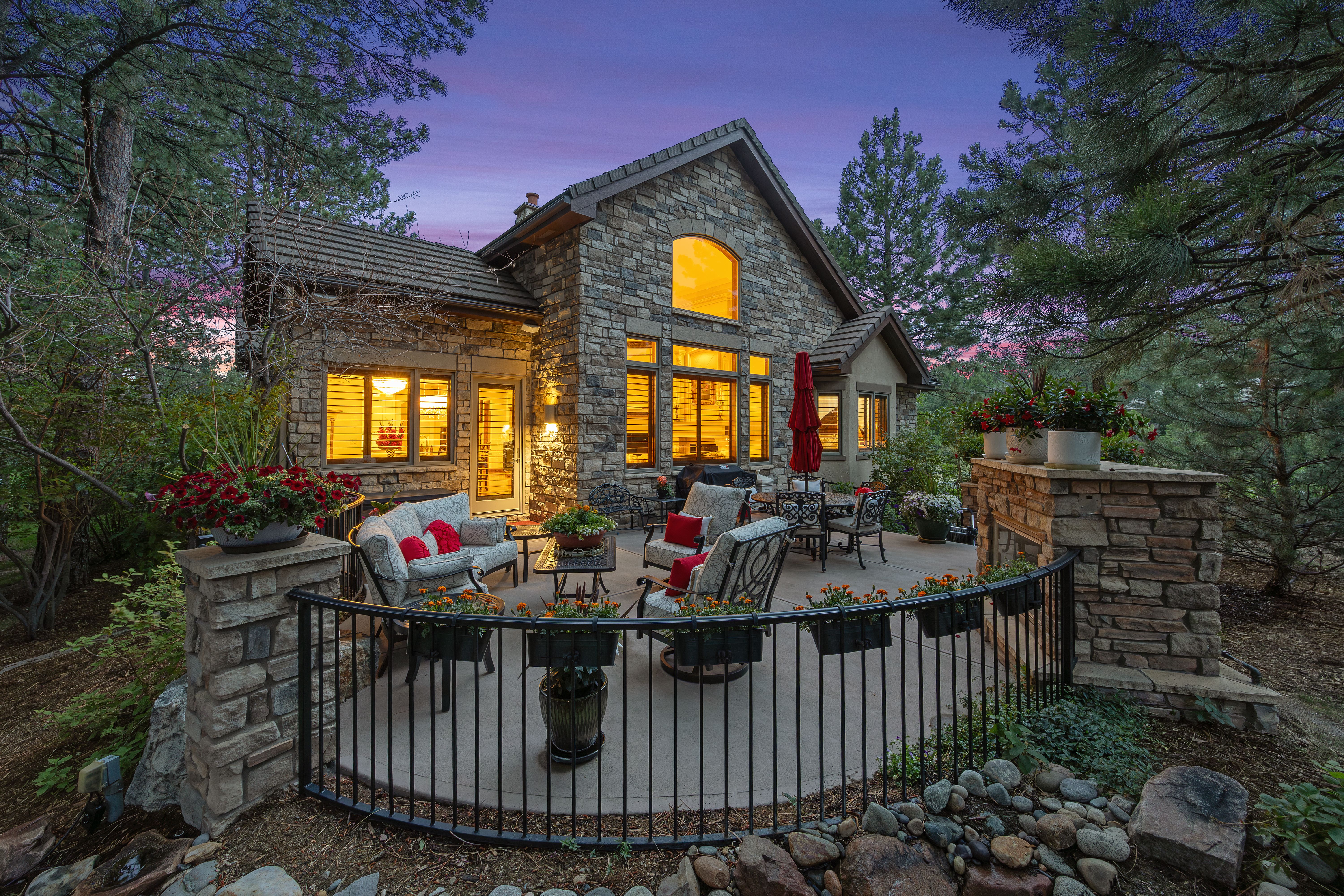  Luxury, No-Maintenance Living with Main-Floor Primary in Castle Pines Village - 物件實景
