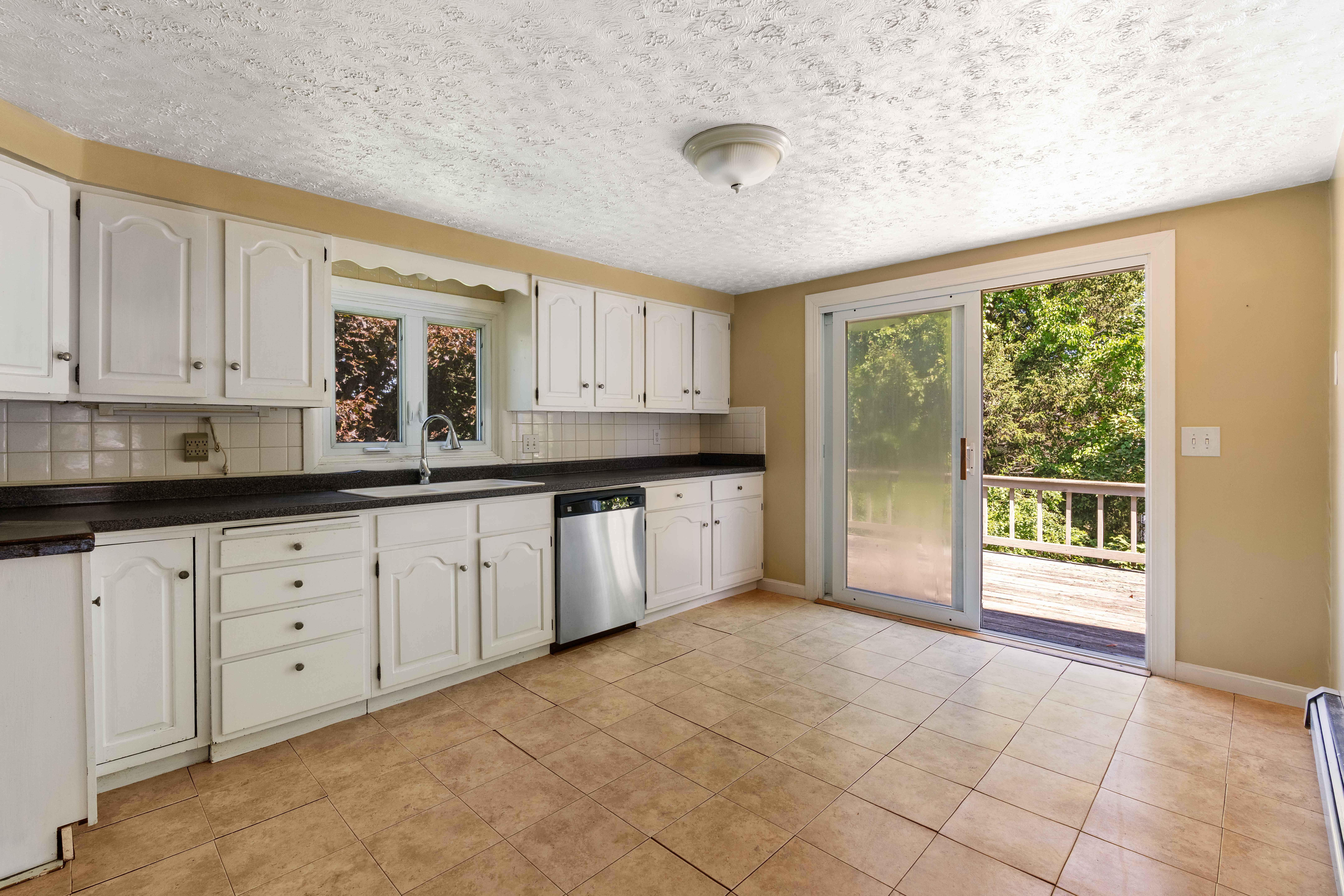 Portsmouth, Rhode Island, 02871, United States, 4 Bedrooms Bedrooms, ,3 BathroomsBathrooms,Residential,For Sale,1973967