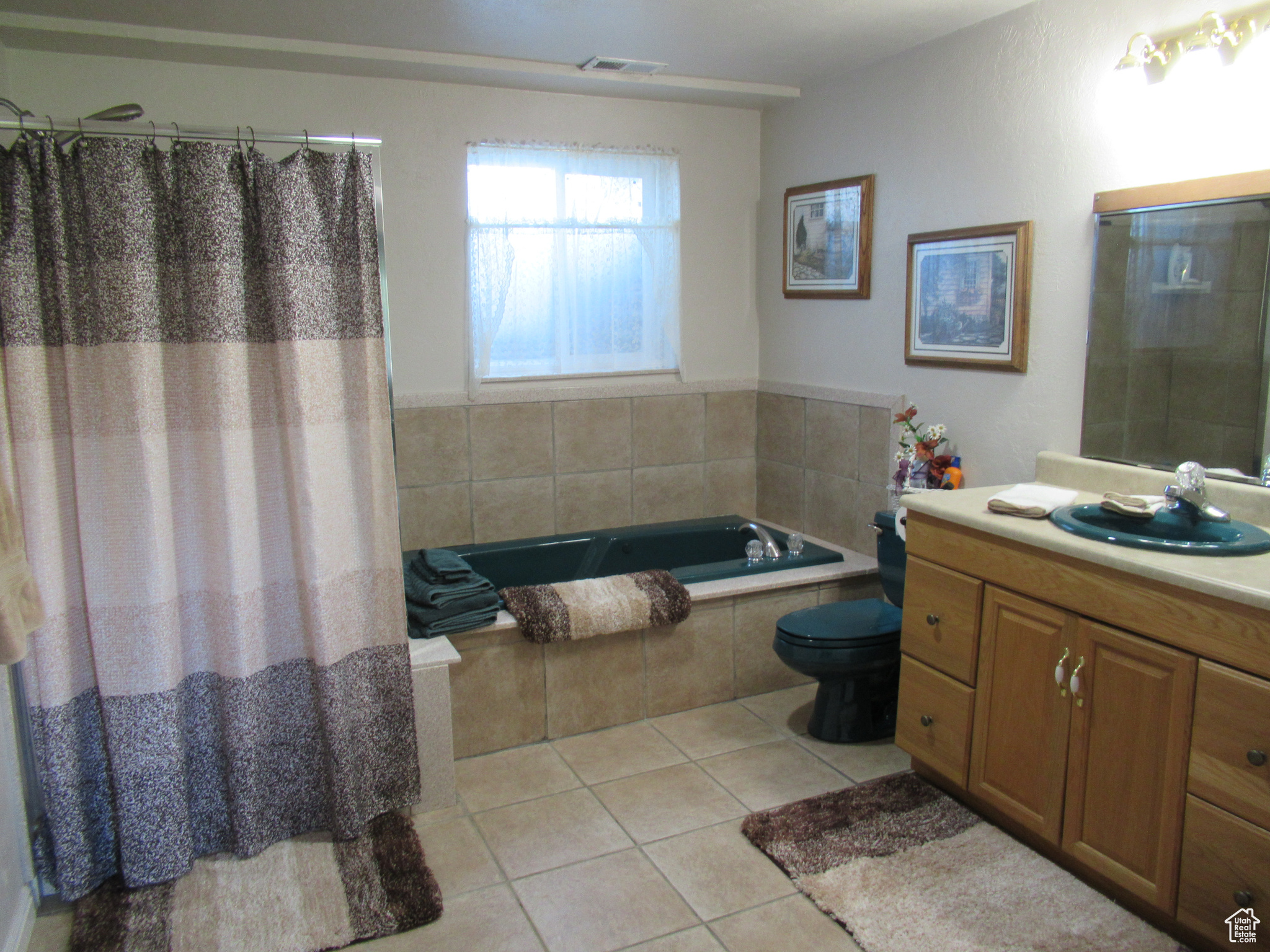 Payson, Utah, 84651, United States, 4 Bedrooms Bedrooms, ,5 BathroomsBathrooms,Residential,For Sale,1977983