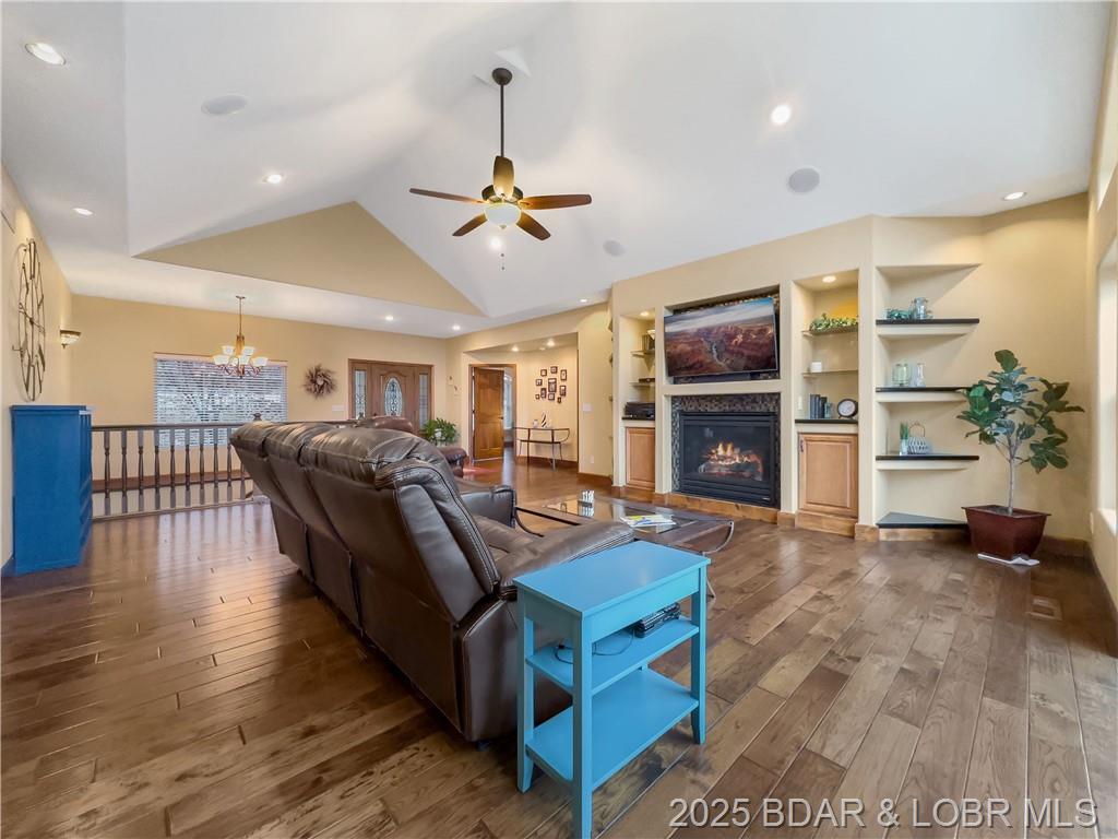 Camdenton, Missouri, 65020, United States, 4 Bedrooms Bedrooms, ,4 BathroomsBathrooms,Residential,For Sale,1805220
