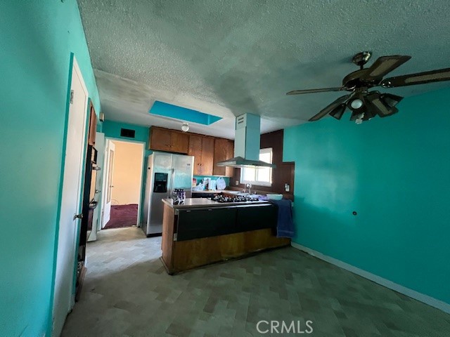 COMPTON, California, 90220, United States, 5 Bedrooms Bedrooms, ,3 BathroomsBathrooms,Residential,For Sale,1836388