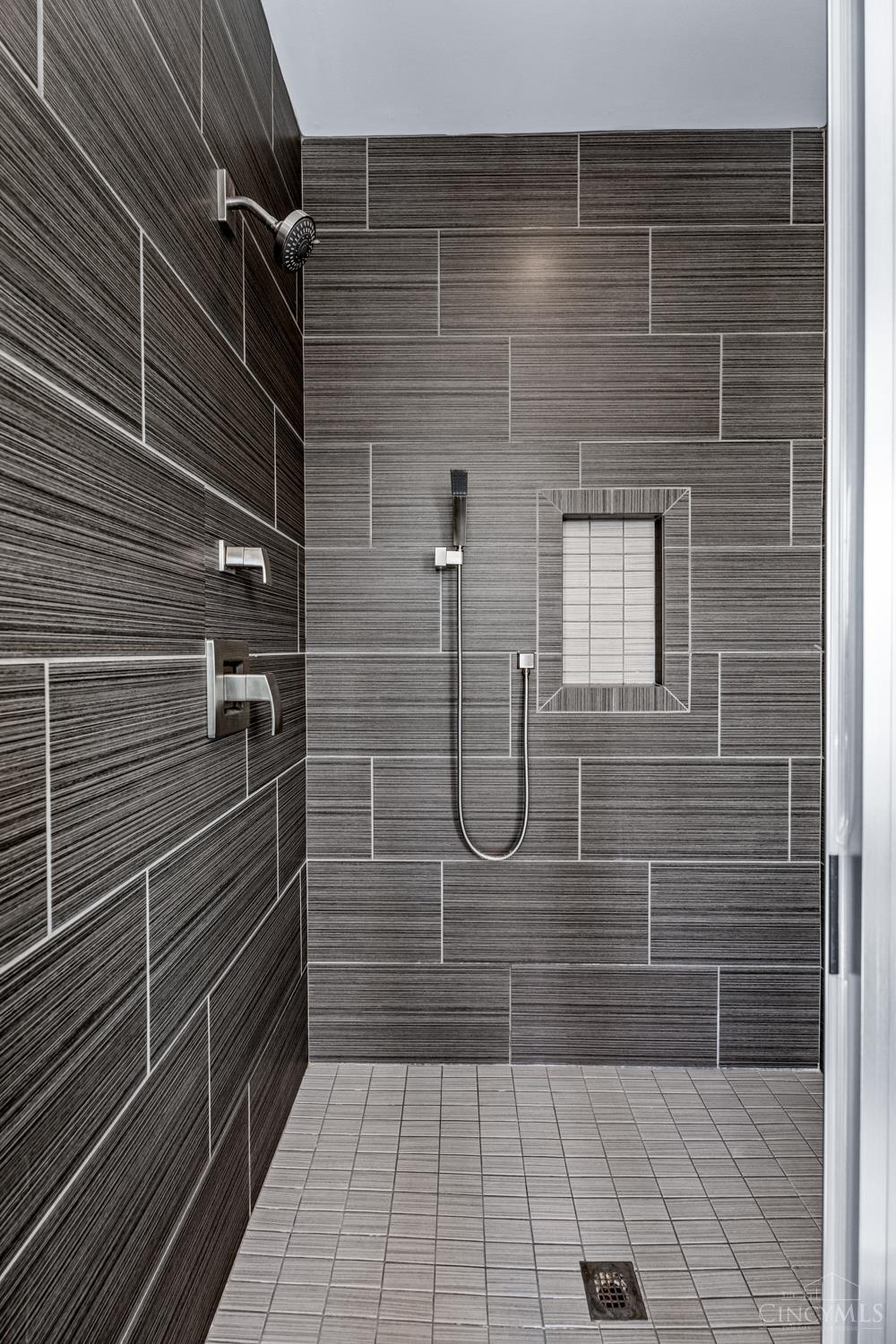 Cincinnati, Ohio, 45202, United States, 3 Bedrooms Bedrooms, ,4 BathroomsBathrooms,Residential,For Sale,1968931