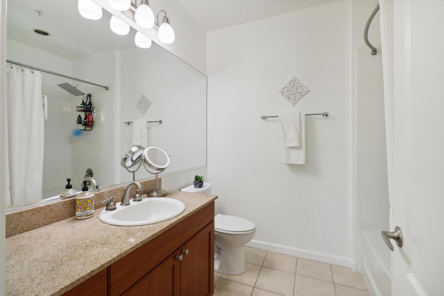 Davis, California, 95618, United States, 2 Bedrooms Bedrooms, ,2 BathroomsBathrooms,Residential,For Sale,1874758