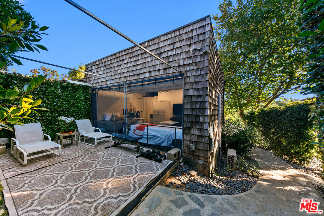 Malibu, California, 90265, United States, 3 Bedrooms Bedrooms, ,3 BathroomsBathrooms,Residential,For Sale,1949478