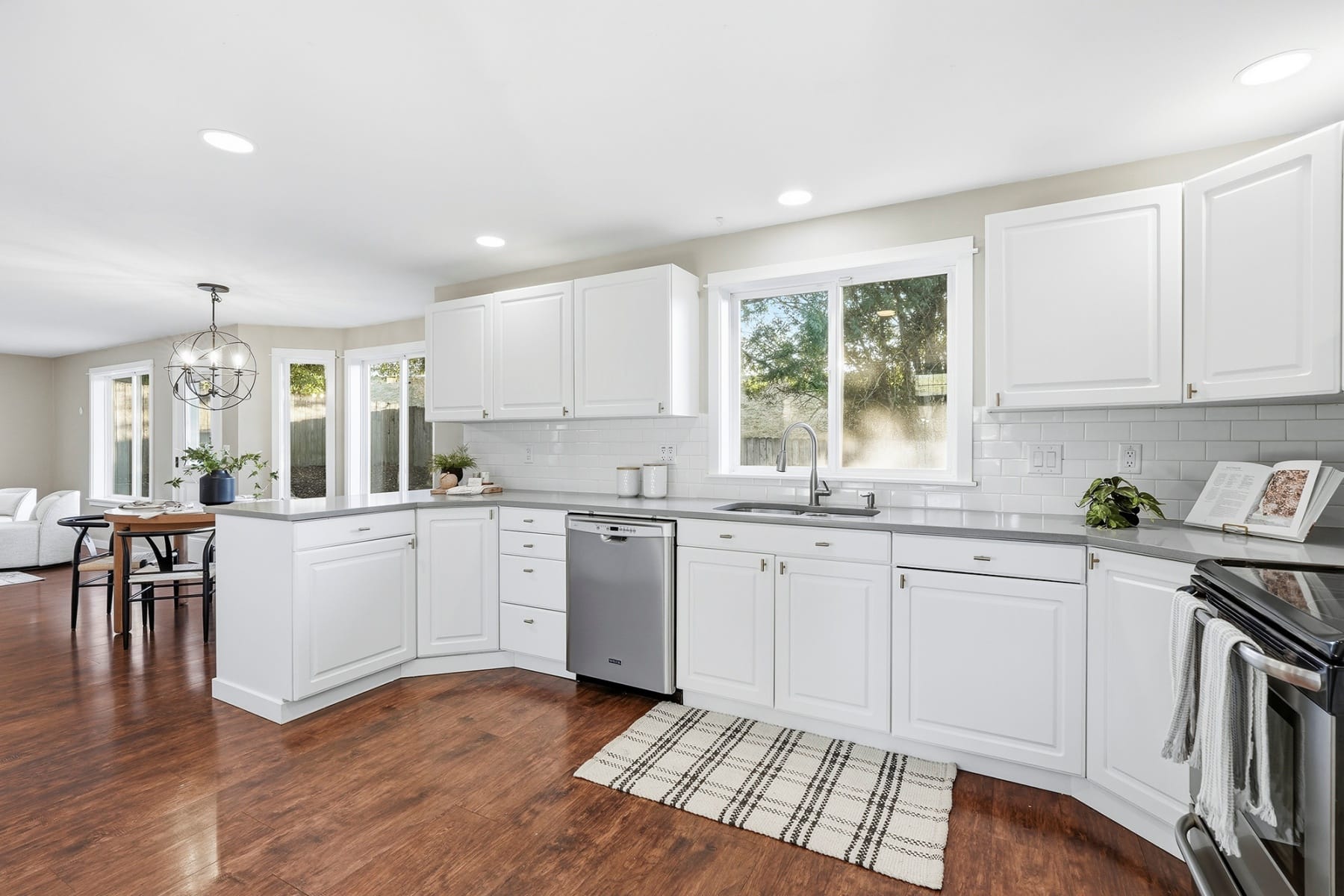  22335 SW MARTINAZZI AVE Tualatin, OR 97062 - 物件實景
