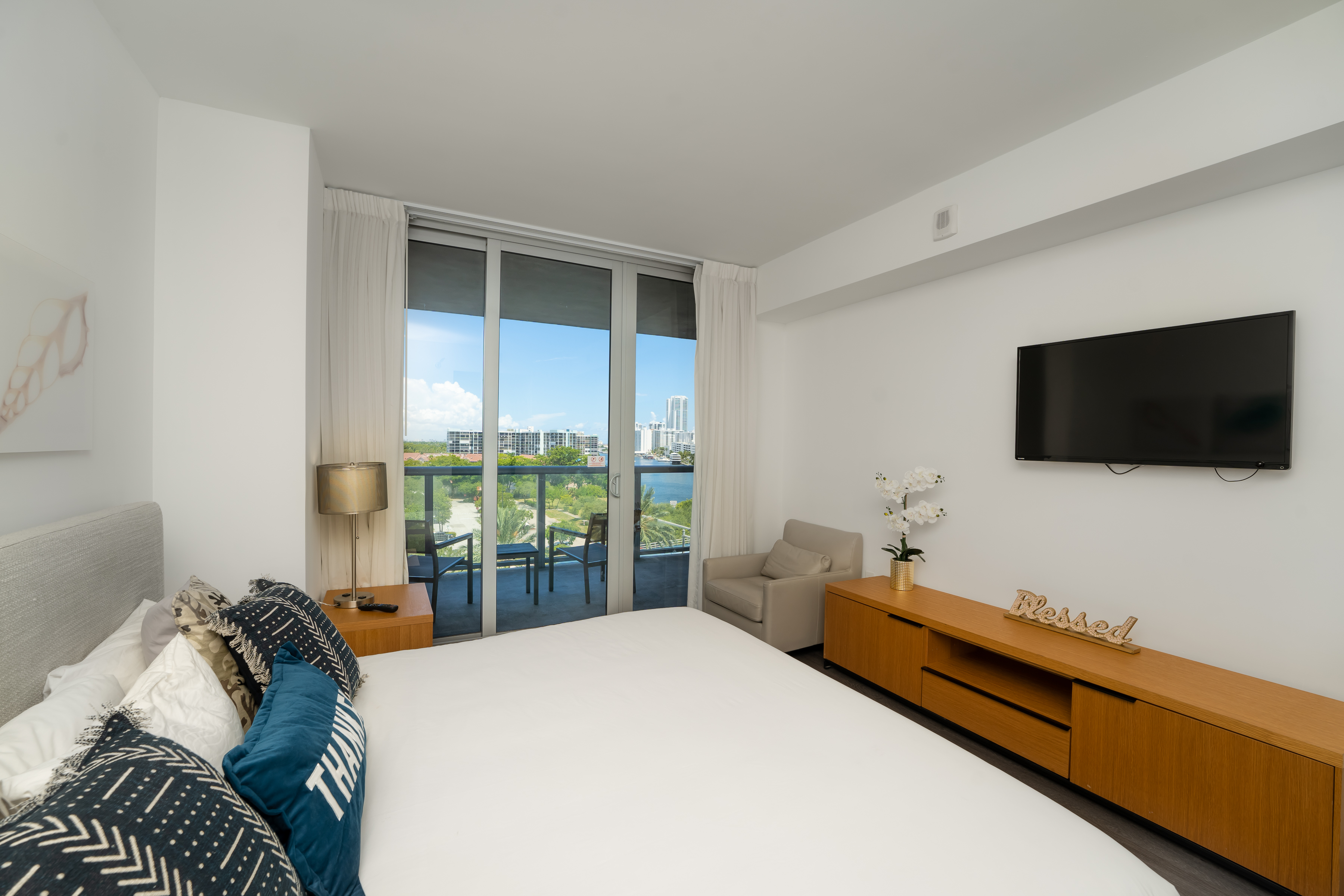  2602 E Hallandale Beach Blvd, Hallandale Beach, FL, 33009 - 物件實景