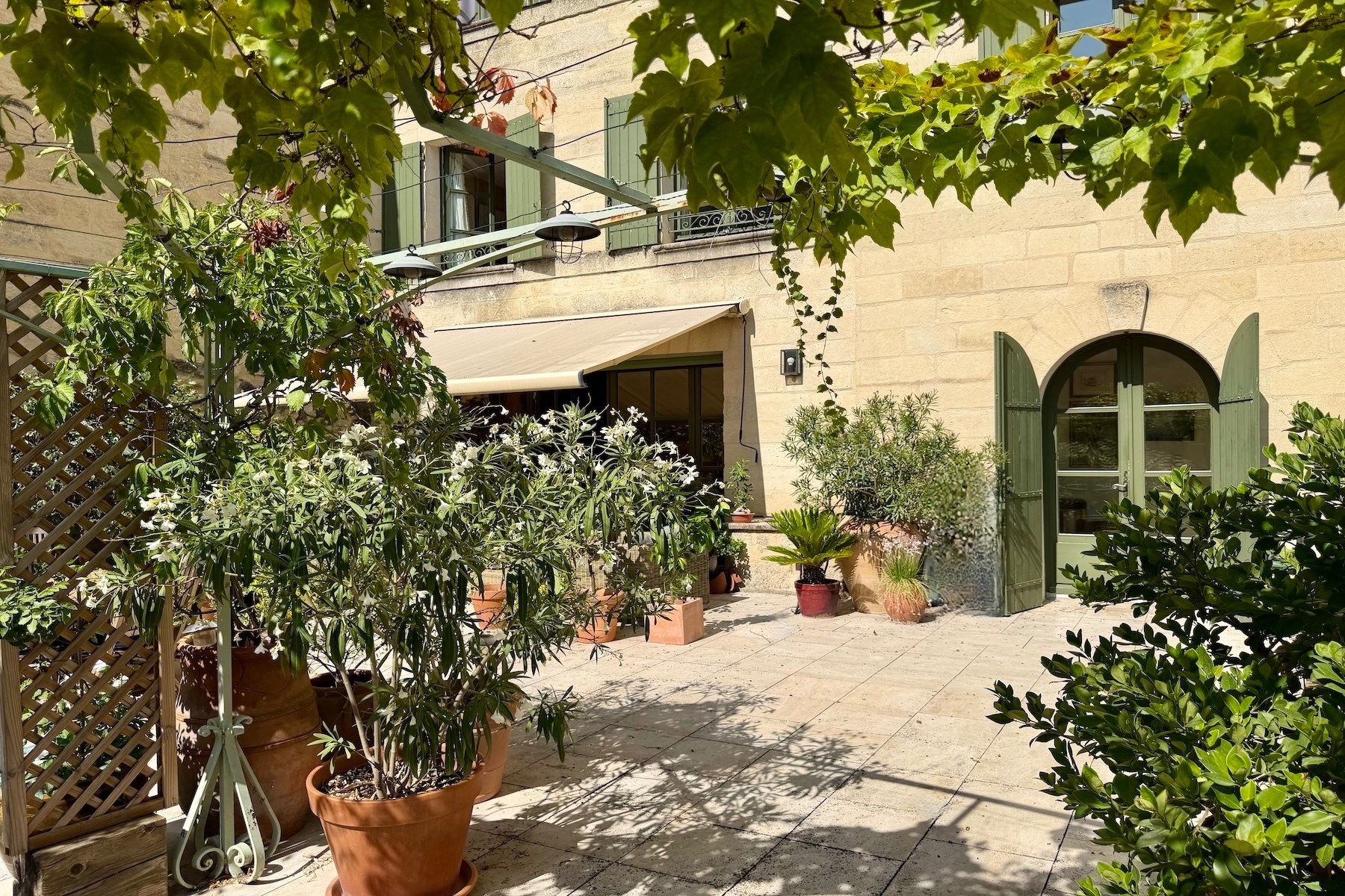  Exceptional Apartment with Garden Terrace in a Historic Mansion in Uzès - 物件實景