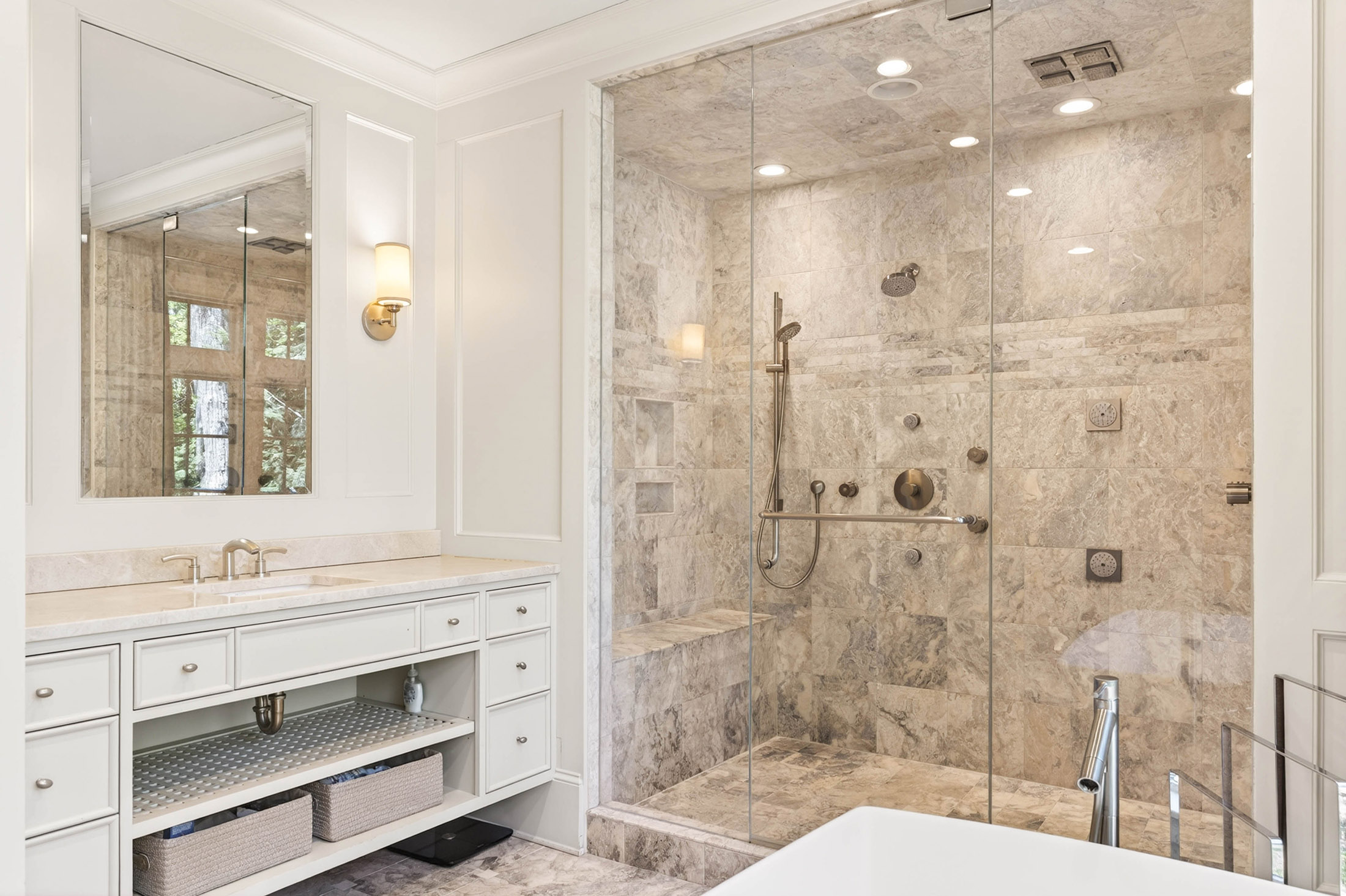  Stunning Estate with Pool Set on 1.3+/- Private Acres - 物件實景