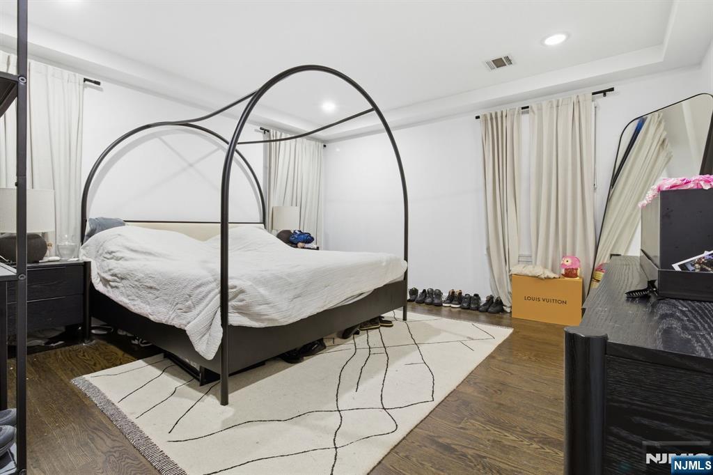 Kearny, New Jersey, 07032, United States, 6 Bedrooms Bedrooms, ,5 BathroomsBathrooms,Residential,For Sale,2032310