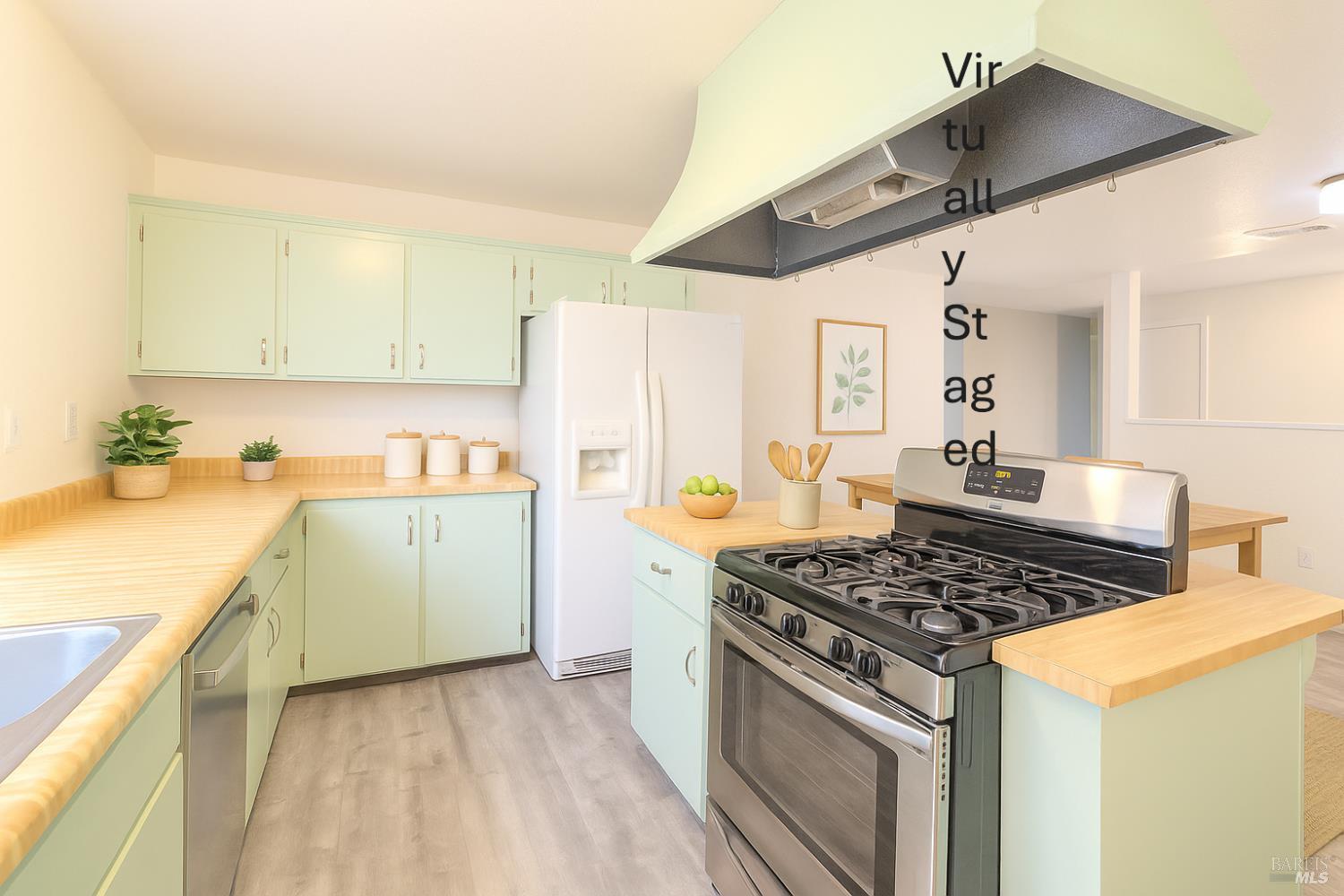 Rohnert Park, California, 94928, United States, 4 Bedrooms Bedrooms, ,2 BathroomsBathrooms,Residential,For Sale,1974280