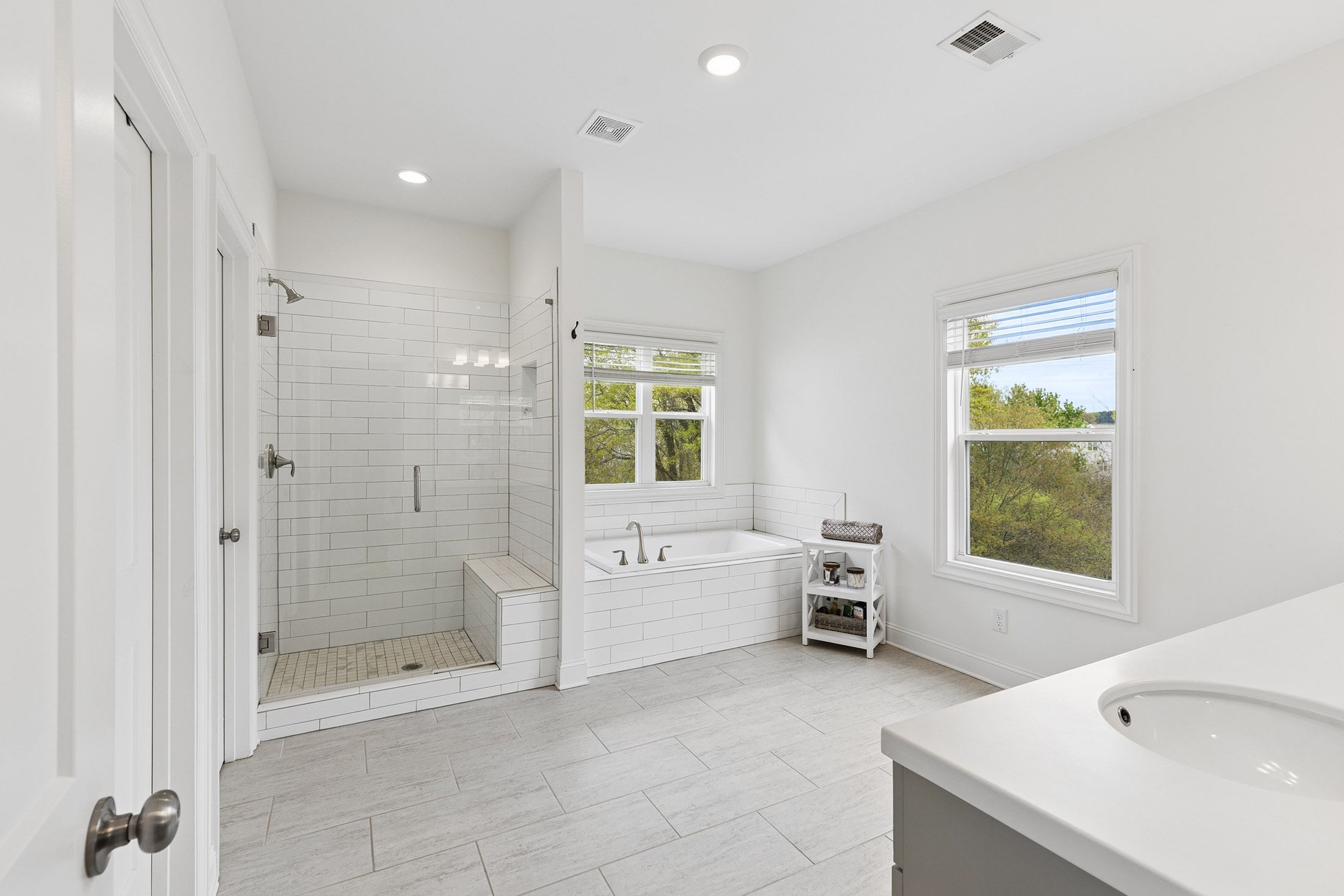  Freshly Updated and Move-in Ready Home in a Prime Westside Location - 物件實景