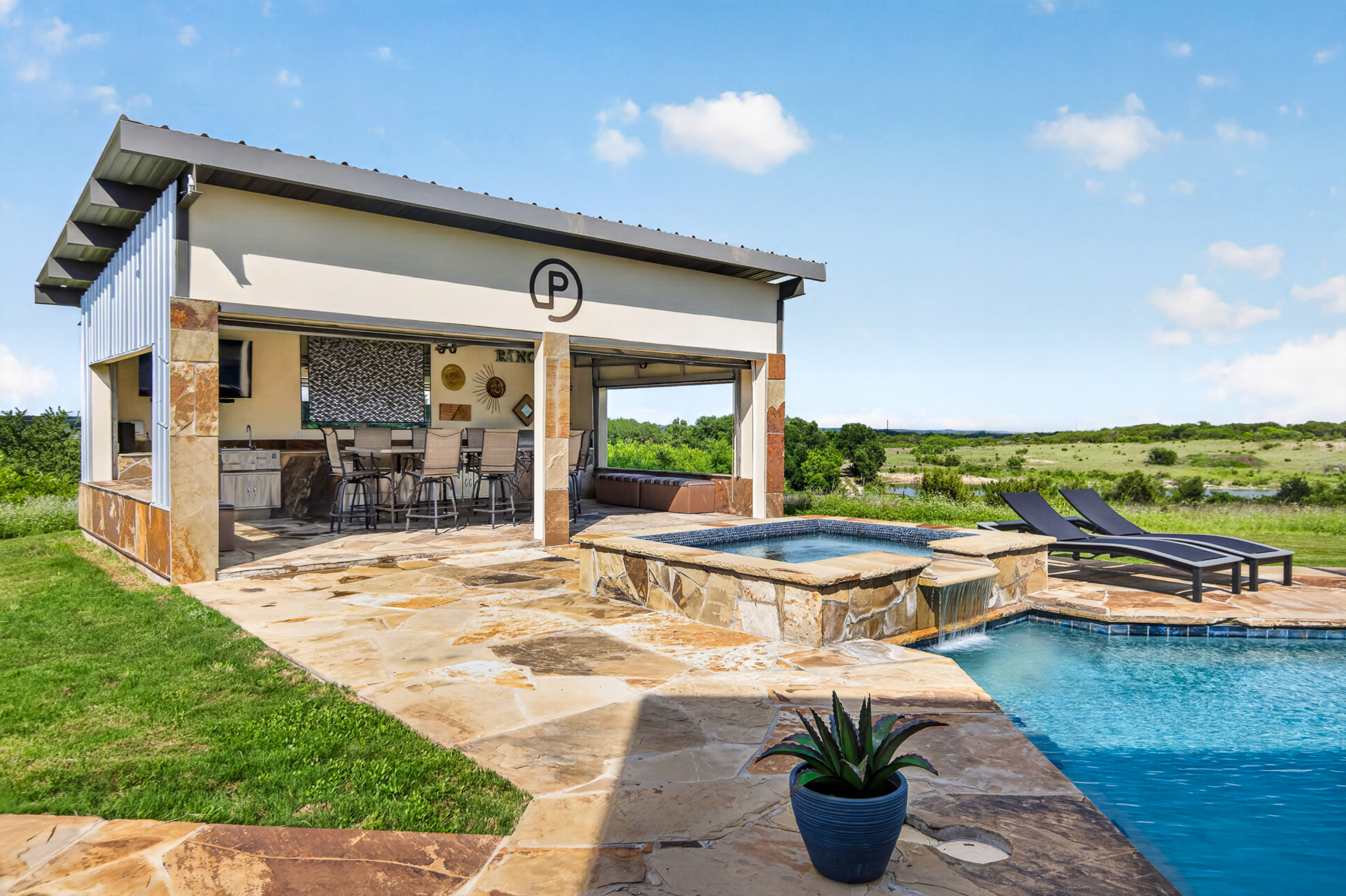  A Turnkey Bosque County Retreat Built for Recreation - 物件實景
