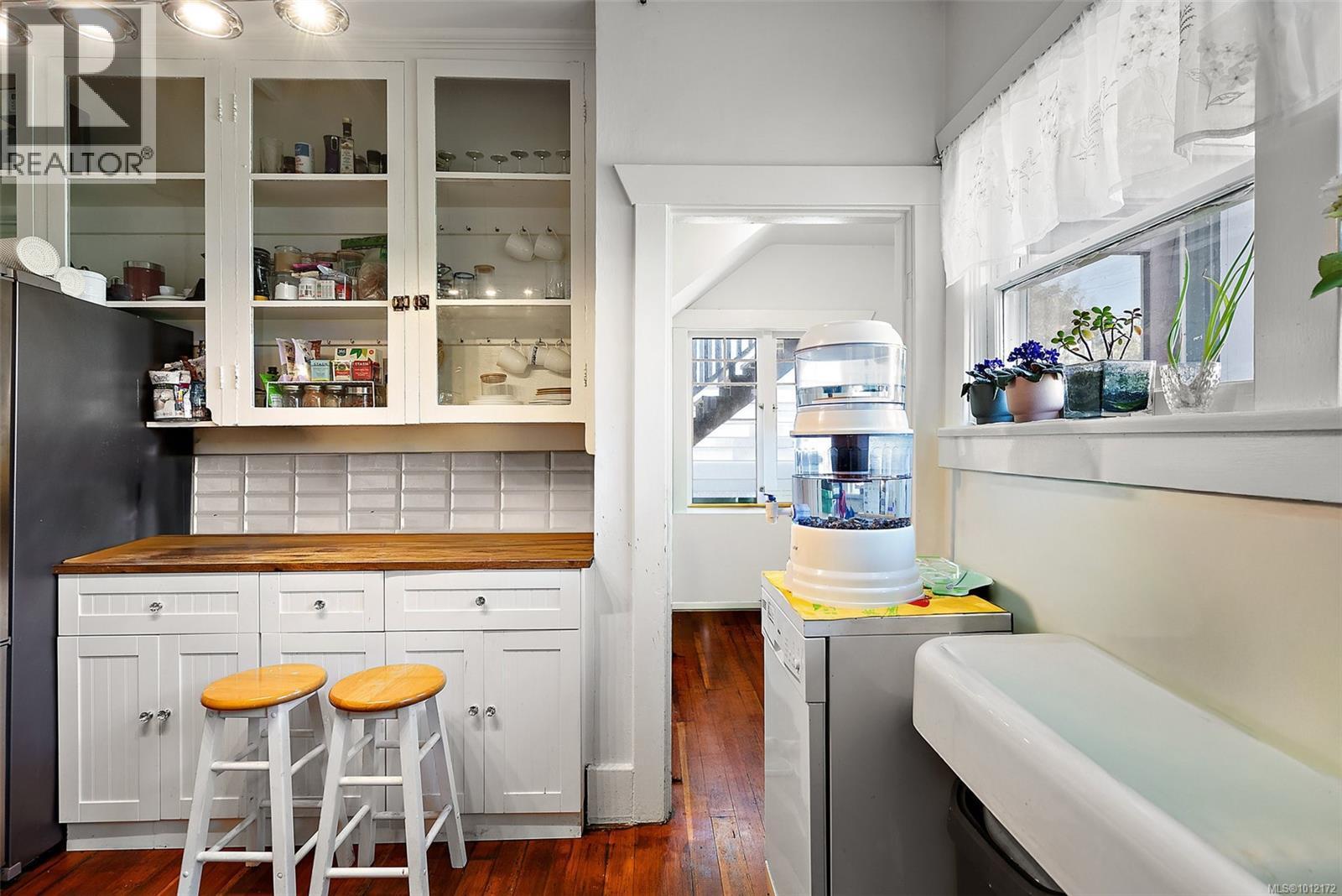 SIDNEY, British Columbia, V8L 2W2, CA, 5 Bedrooms Bedrooms, ,5 BathroomsBathrooms,Residential,For Sale,1949538