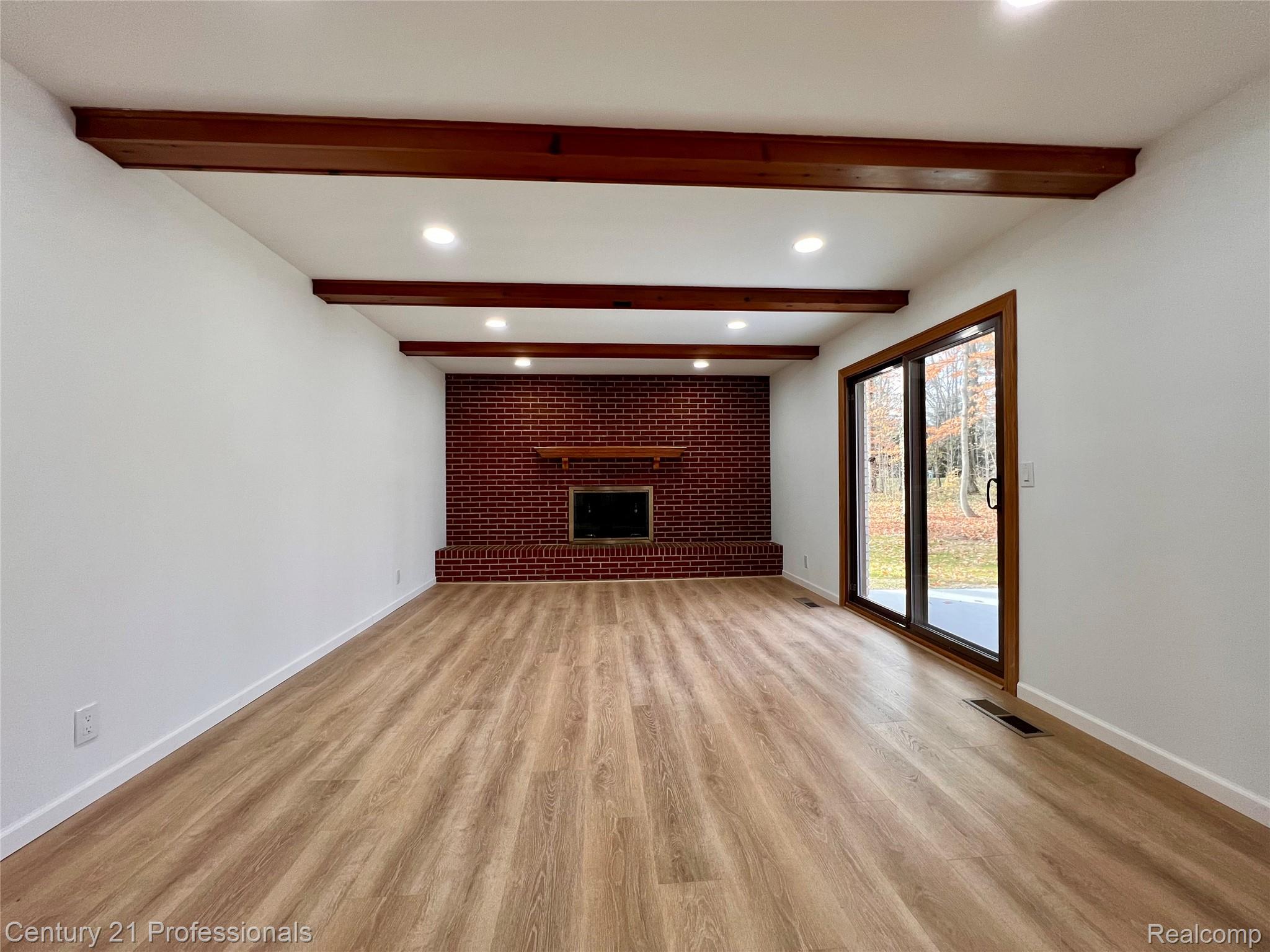 Plymouth, Michigan, 48170, United States, 5 Bedrooms Bedrooms, ,3 BathroomsBathrooms,Residential,For Sale,1982882