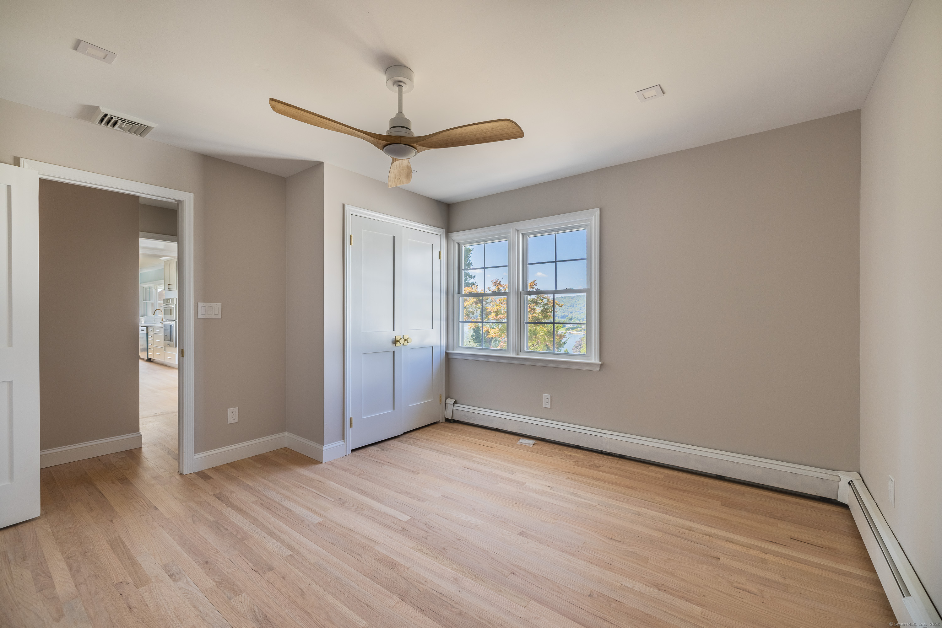 Brookfield, Connecticut, 06804, United States, 3 Bedrooms Bedrooms, ,4 BathroomsBathrooms,Residential,For Sale,1940398