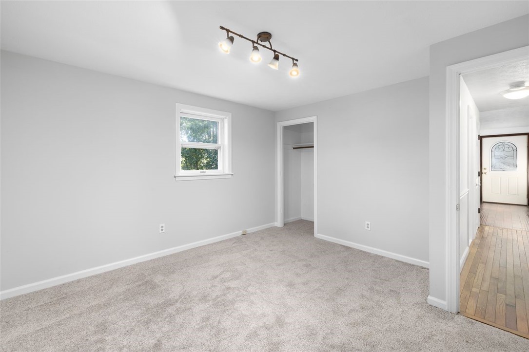 South Kingstown, Rhode Island, 02879, United States, 3 Bedrooms Bedrooms, ,2 BathroomsBathrooms,Residential,For Sale,1987683