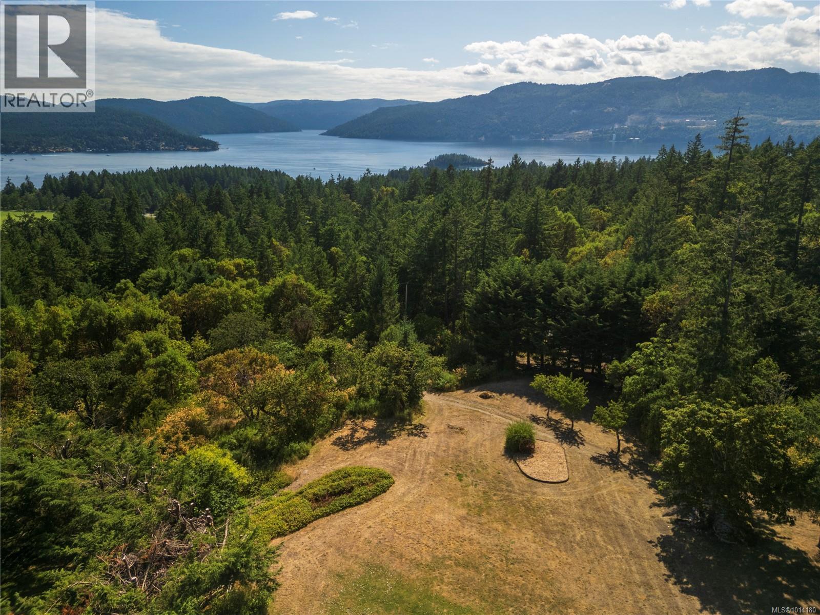 CENTRAL SAANICH, British Columbia, V8M 1S2, CA, 3 Bedrooms Bedrooms, ,4 BathroomsBathrooms,Residential,For Sale,1947352