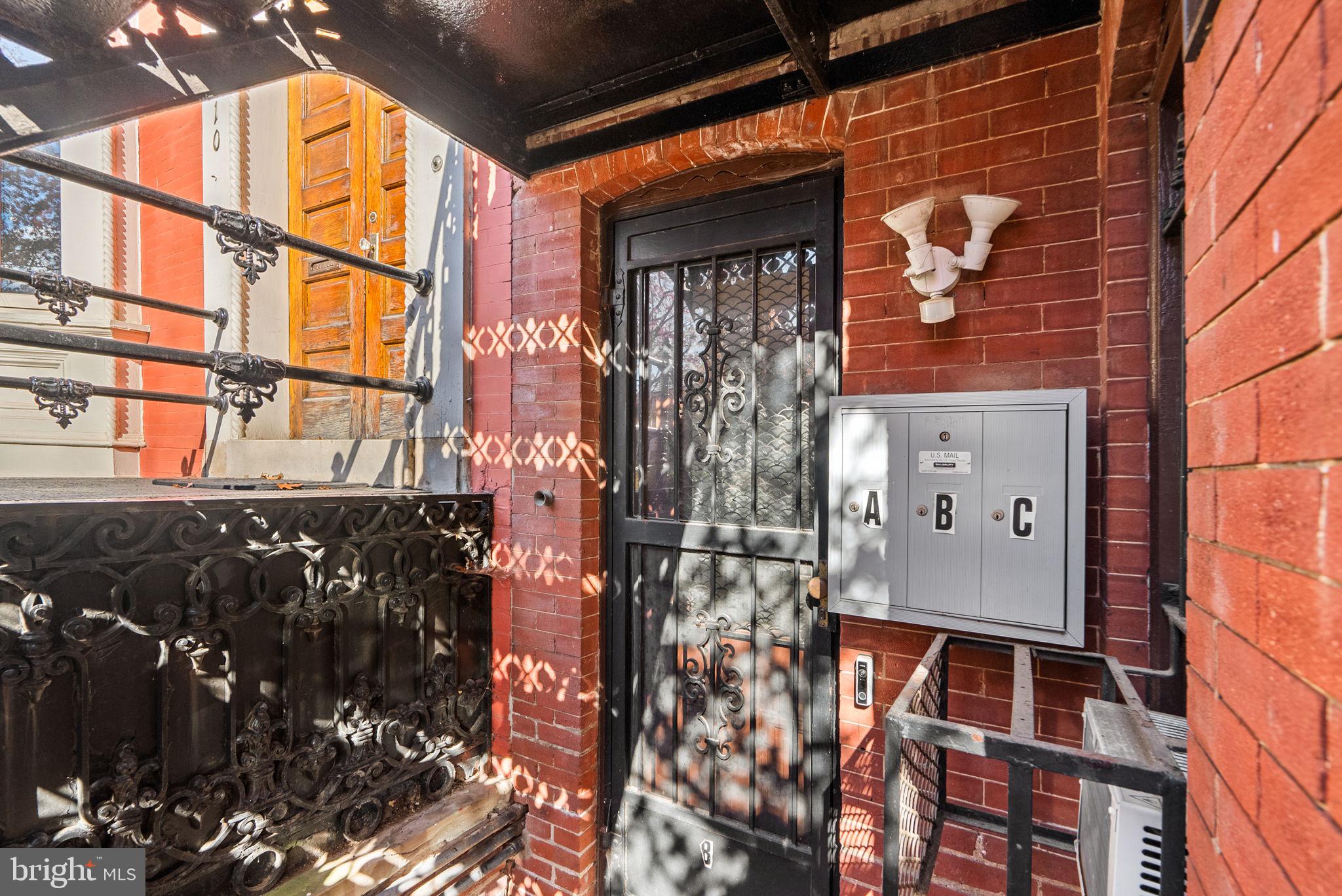 Washington, District of Columbia, 20003, United States, ,Residential,For Sale,1990462