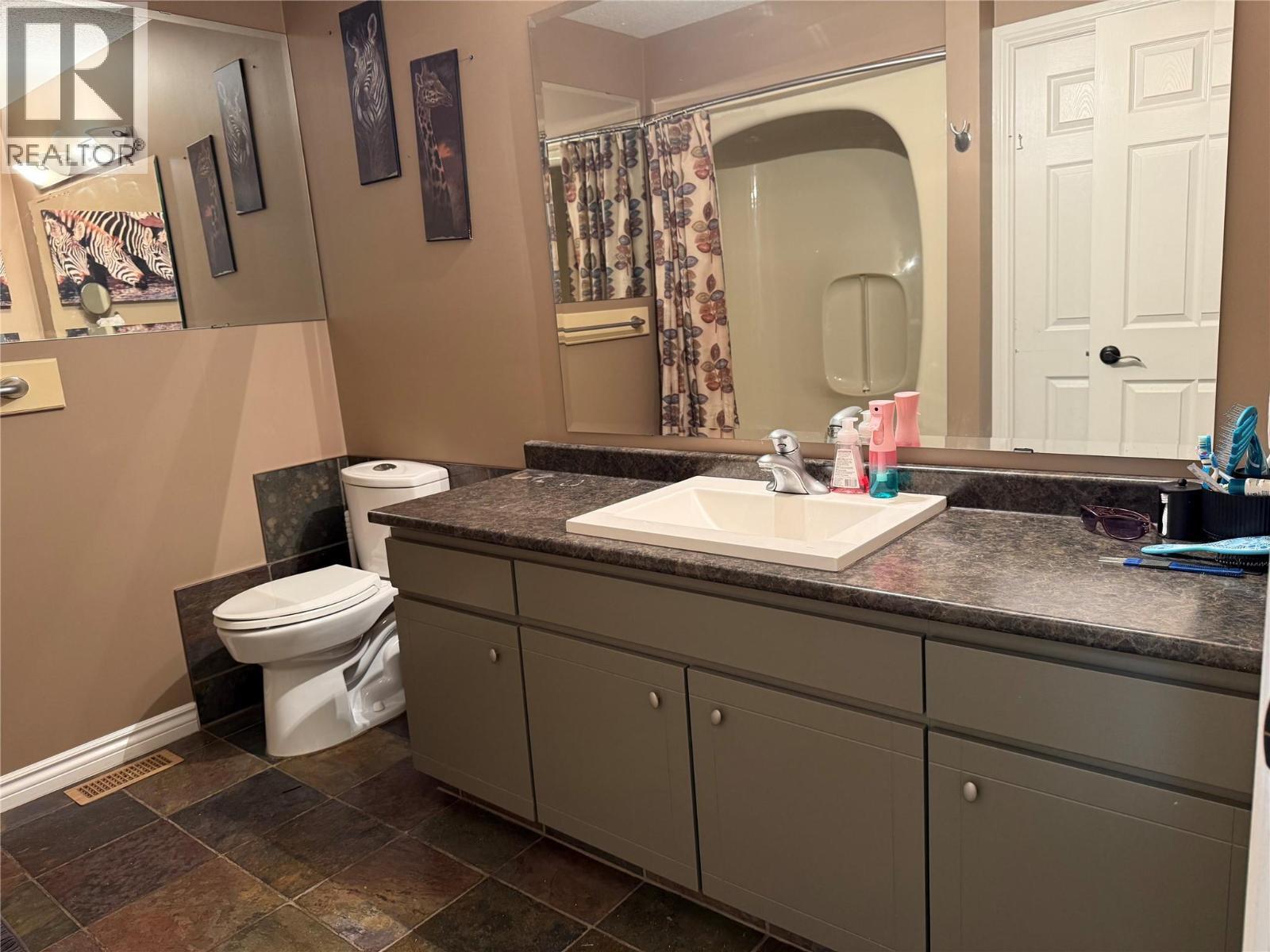 KAMLOOPS, British Columbia, V2H 1N1, CA, 4 Bedrooms Bedrooms, ,4 BathroomsBathrooms,Residential,For Sale,1947764