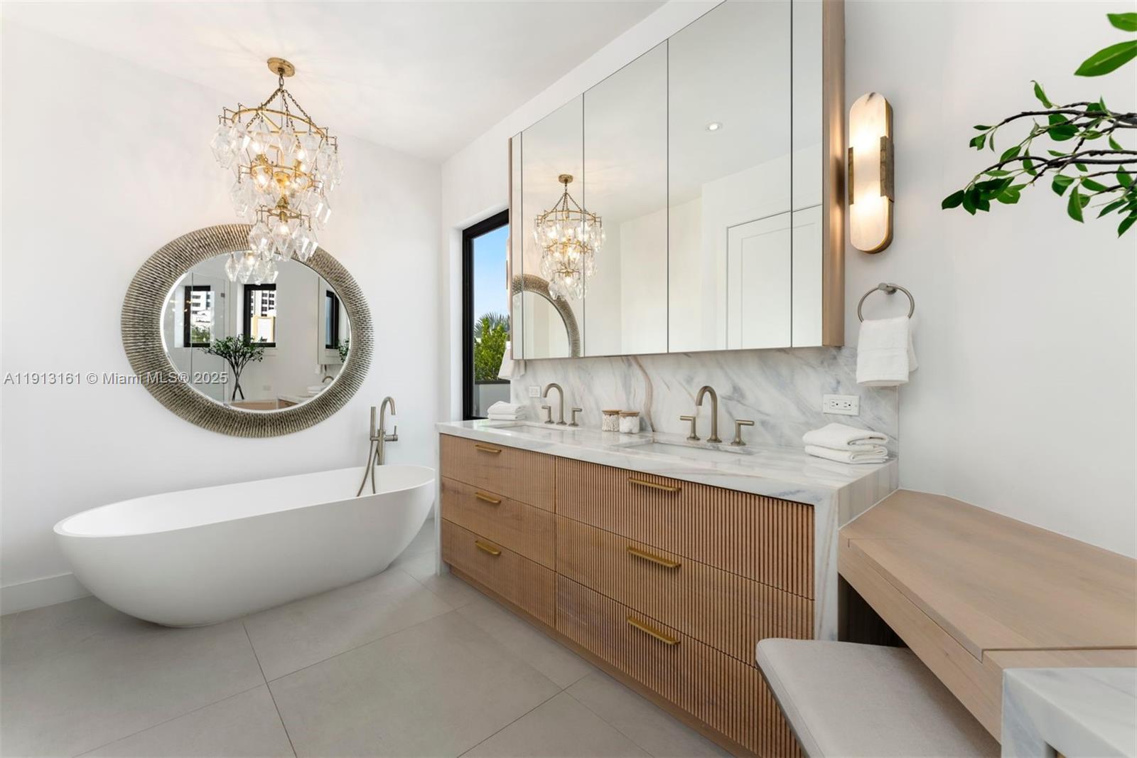 Miami Beach, Florida, 33140, United States, 9 Bedrooms Bedrooms, ,9 BathroomsBathrooms,Residential,For Sale,1993425