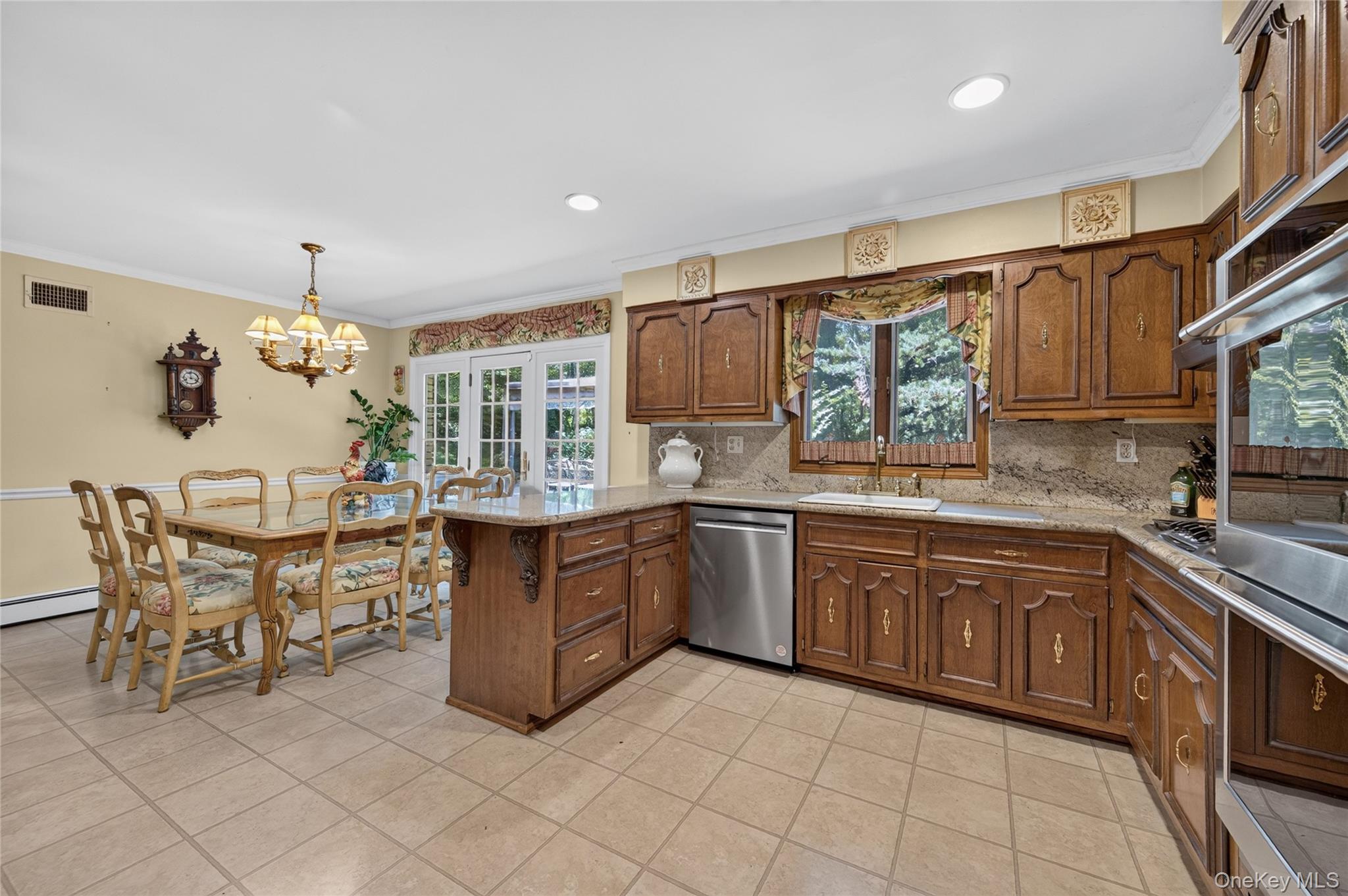  44 Koenig Drive, Oyster Bay Cove, NY, 11771 - 物件實景
