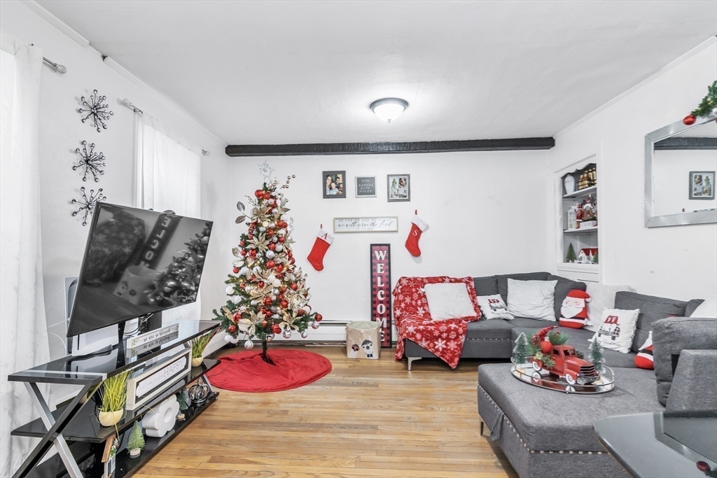 Haverhill, Massachusetts, 01830, United States, 5 Bedrooms Bedrooms, ,3 BathroomsBathrooms,Residential,For Sale,1990407