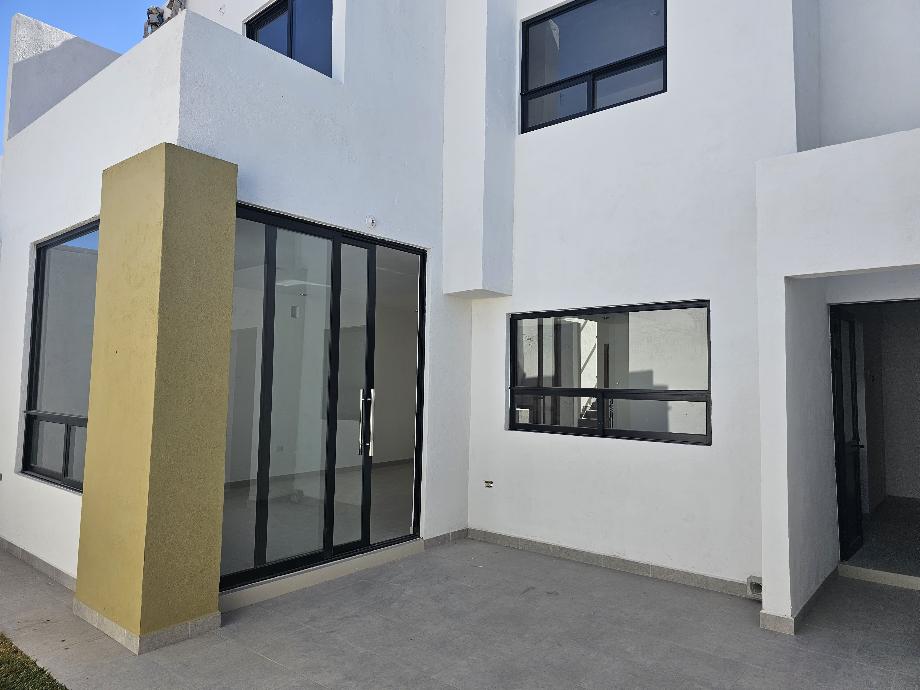 CIRCUITO BISONTE, Torreón, Coahuila de Zaragoza, 27023, Mexico, 4 Bedrooms Bedrooms, ,4 BathroomsBathrooms,Residential,For Sale,CIRCUITO BISONTE,1619816