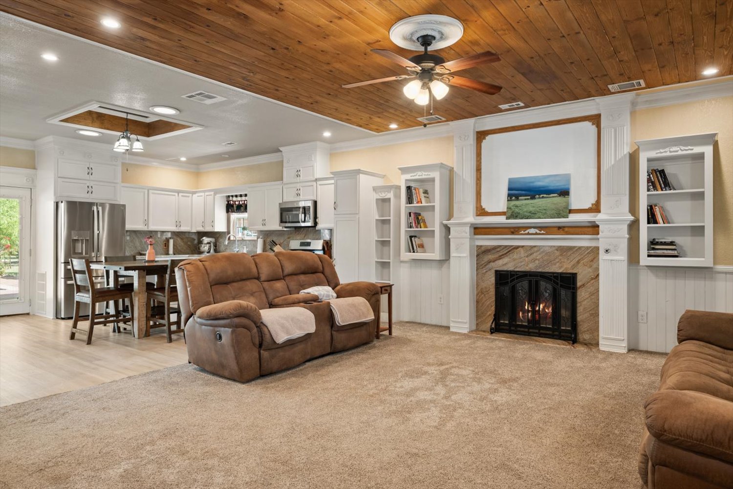 Quinlan, Texas, 75474, United States, 2 Bedrooms Bedrooms, ,2 BathroomsBathrooms,Residential,For Sale,1937387