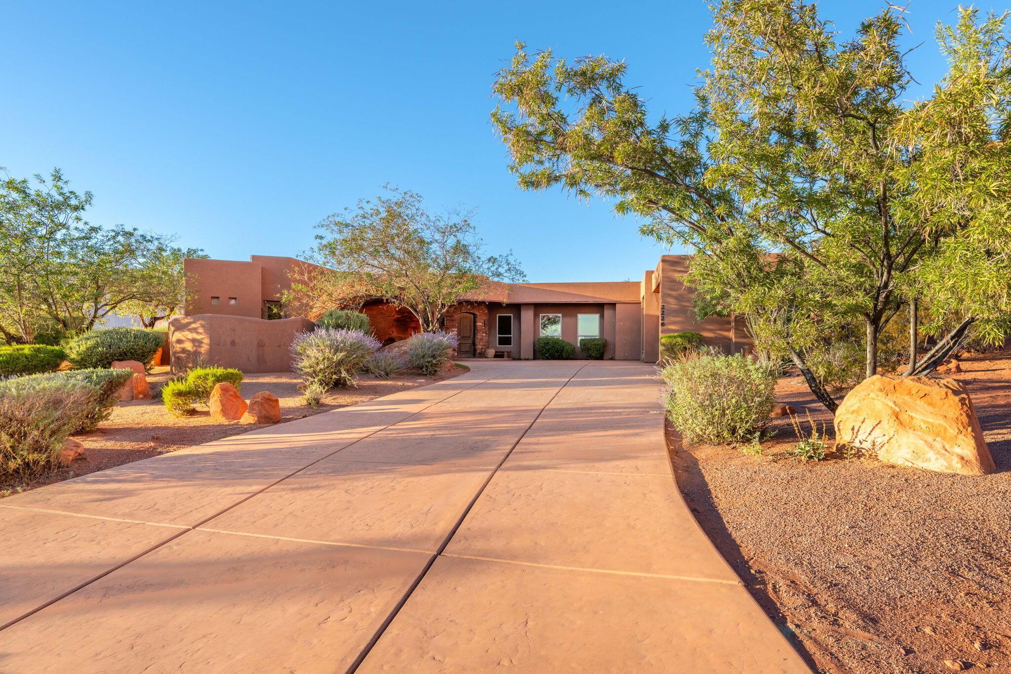 St George, Utah, 84770, United States, 4 Bedrooms Bedrooms, ,5 BathroomsBathrooms,Residential,For Sale,1976696