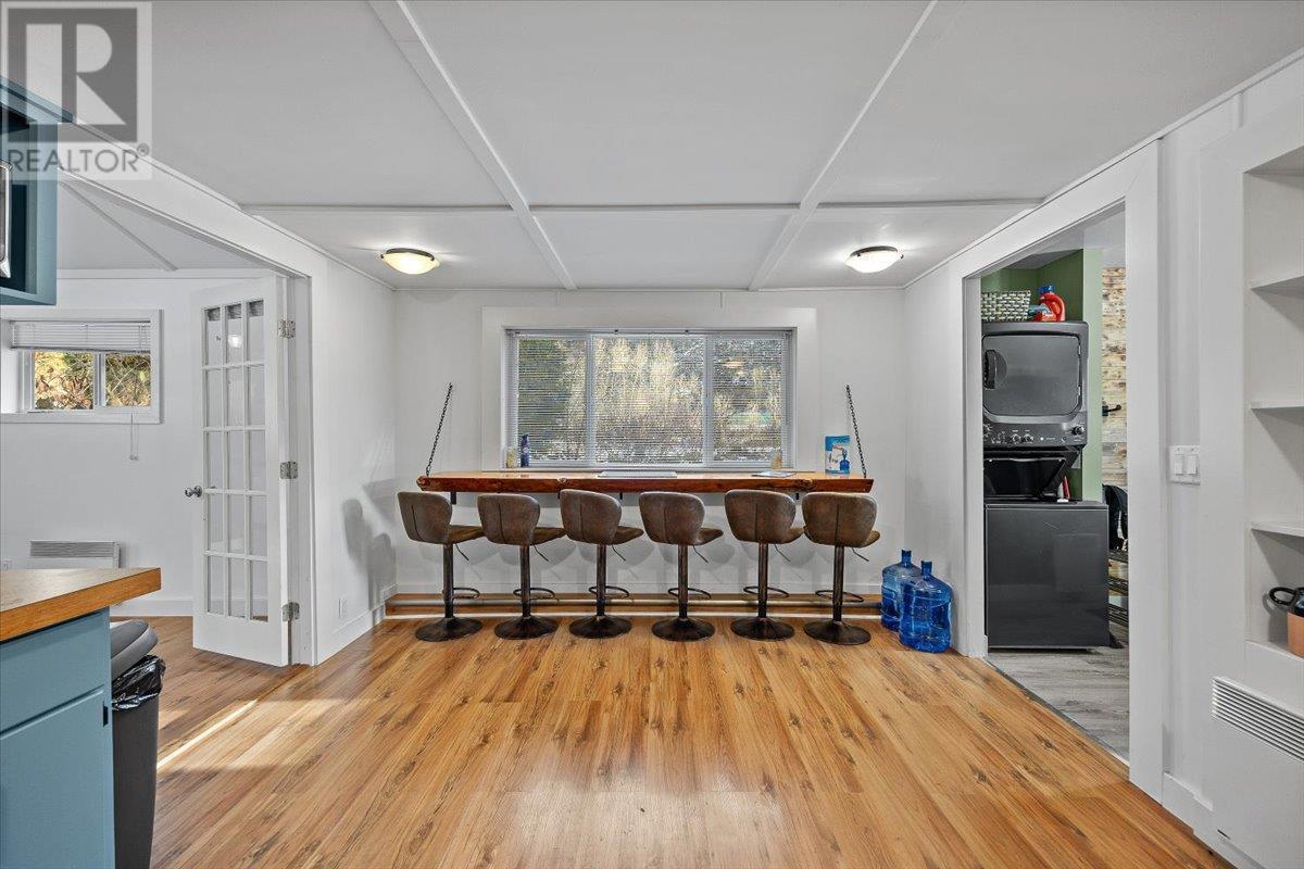 SICAMOUS, British Columbia, V0E 2V4, CA, 2 Bedrooms Bedrooms, ,2 BathroomsBathrooms,Residential,For Sale,1949682