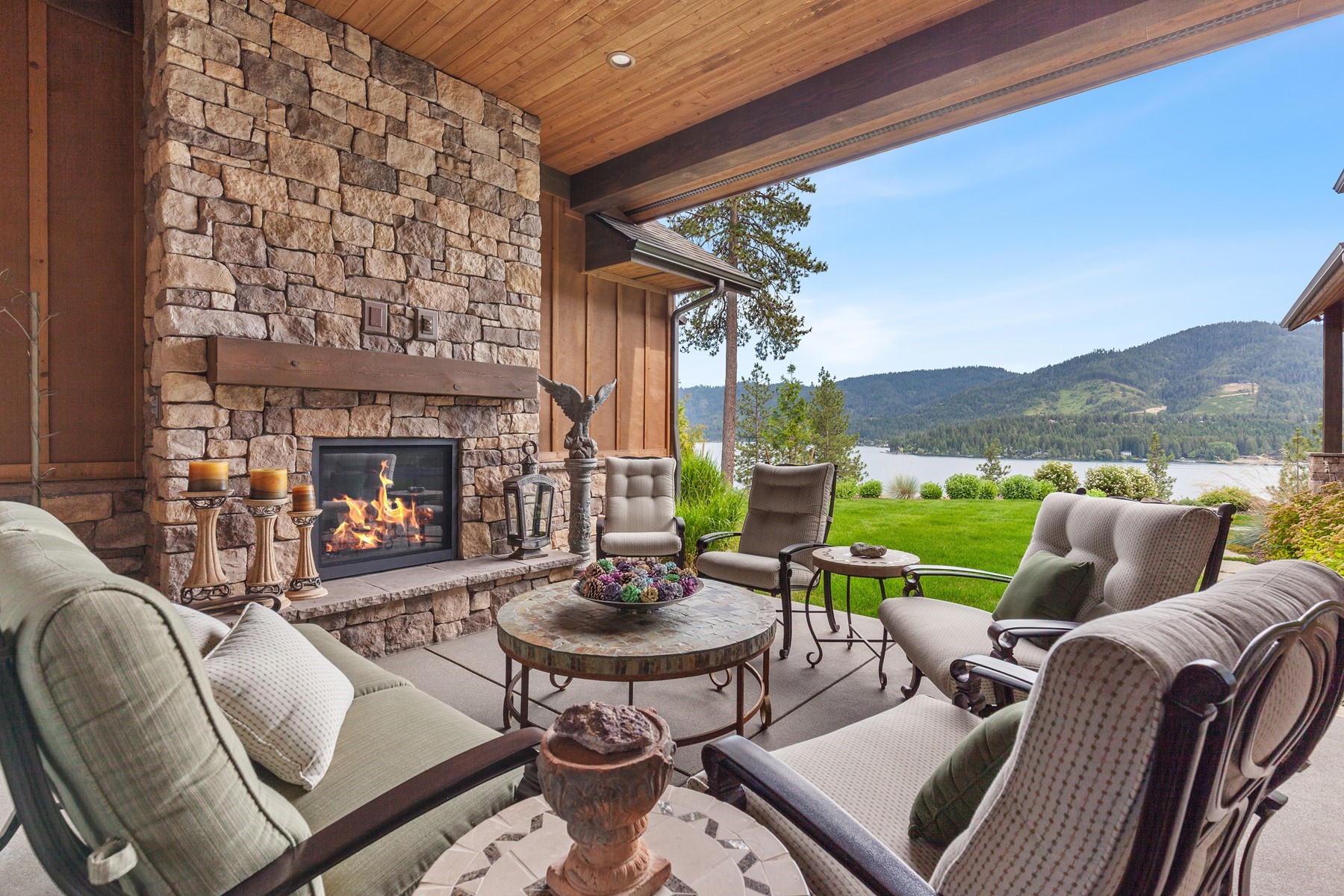  Rare Custom Retreat at Hayden Lake - 物件實景