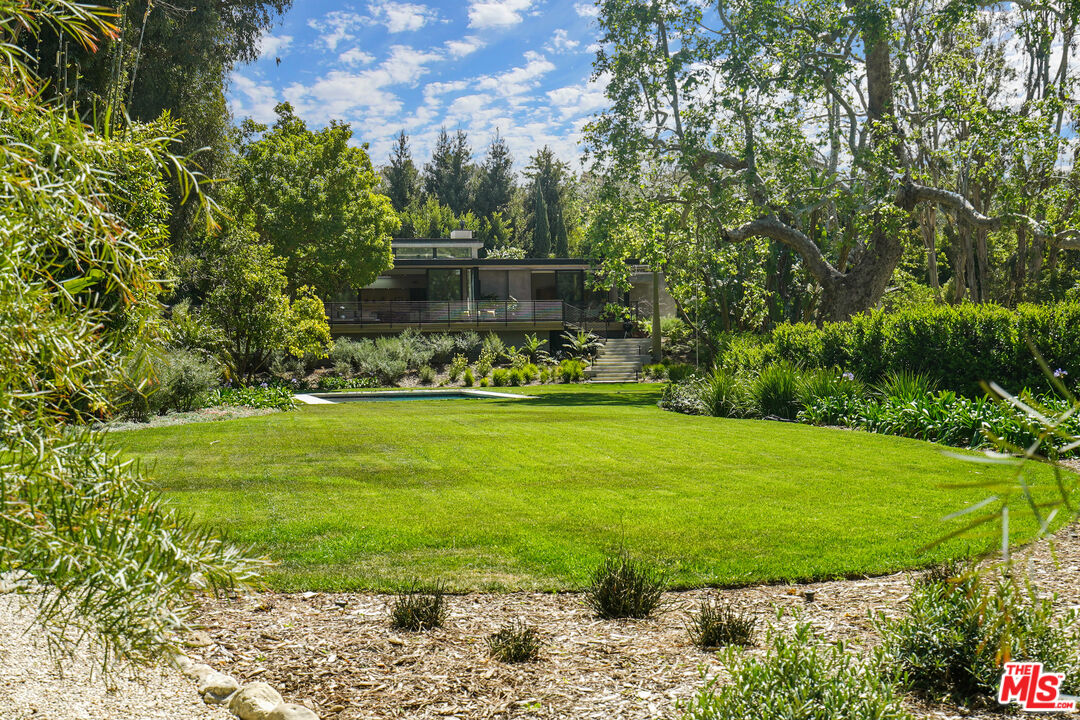 Malibu, California, 90265, United States, 4 Bedrooms Bedrooms, ,3 BathroomsBathrooms,Residential,For Sale,1917899