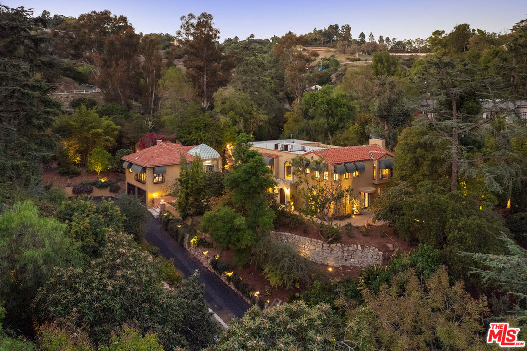 Los Angeles, California, 90065, United States, 5 Bedrooms Bedrooms, ,5 BathroomsBathrooms,Residential,For Sale,1987720