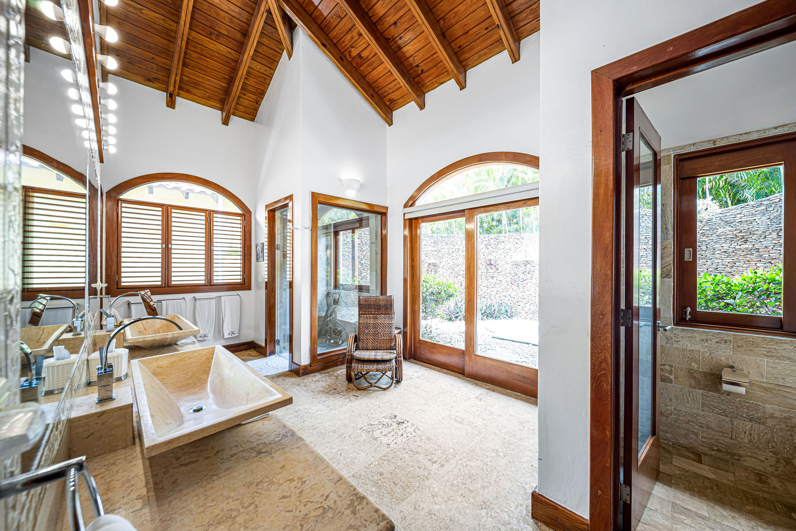  Punta Aguila 54 :  Large One-Level Corner Villa Overlooking the Lake and Teeth - 物件實景