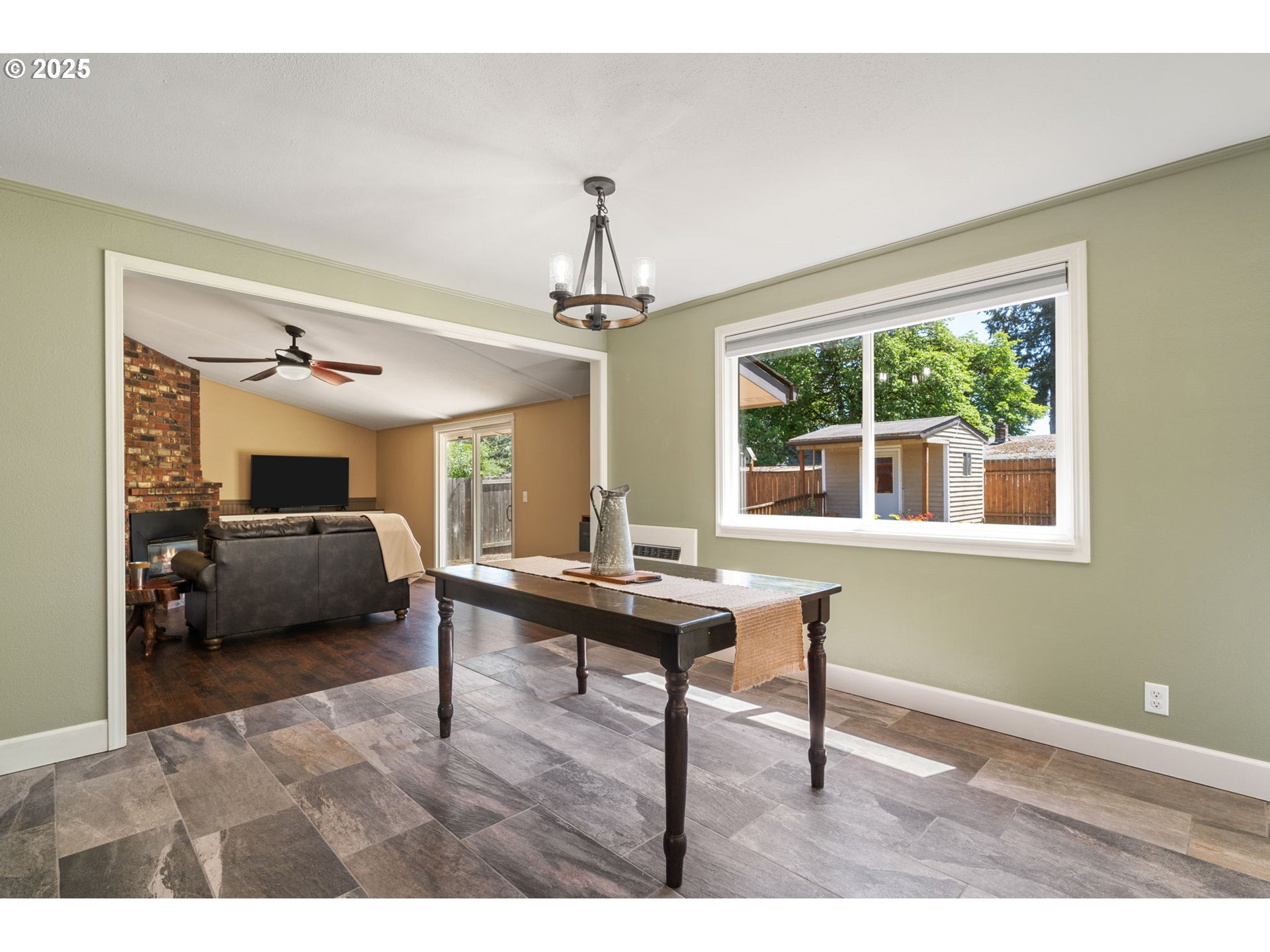 Vancouver, Washington, 98682, United States, 4 Bedrooms Bedrooms, ,2 BathroomsBathrooms,Residential,For Sale,1987487