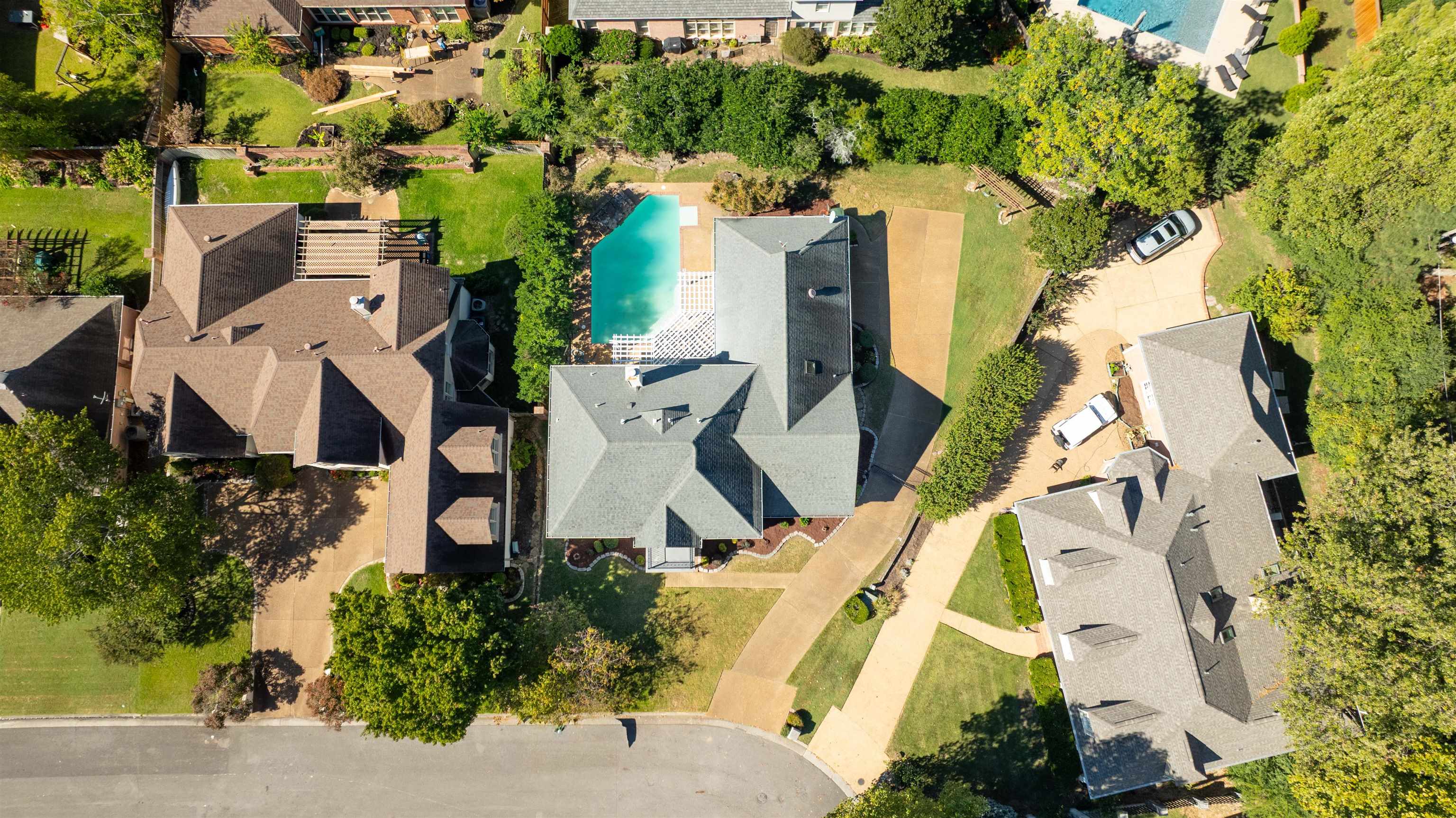 Memphis, Tennessee, 38120, United States, 4 Bedrooms Bedrooms, ,4 BathroomsBathrooms,Residential,For Sale,1965217